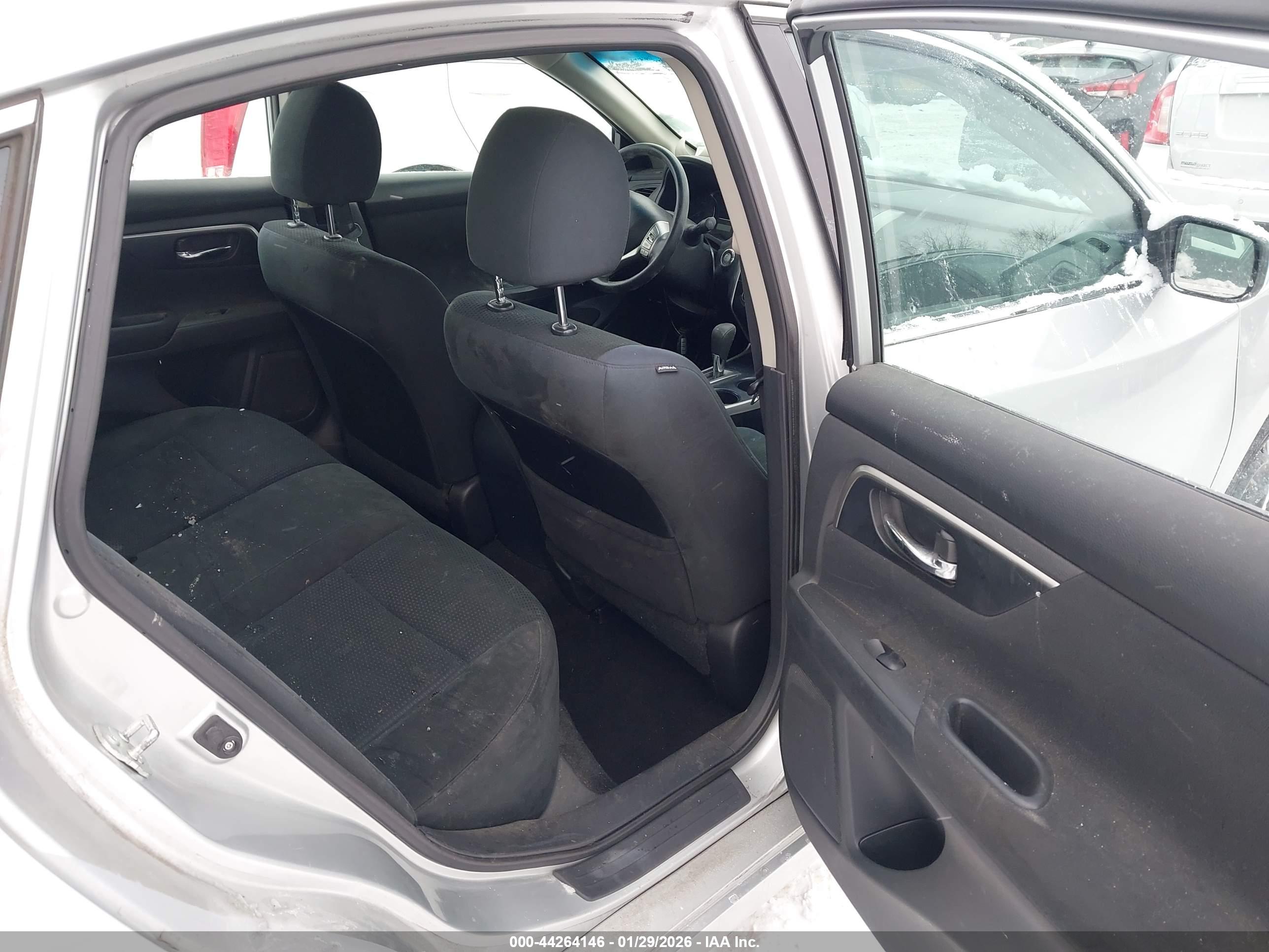 NISSAN ALTIMA image 8