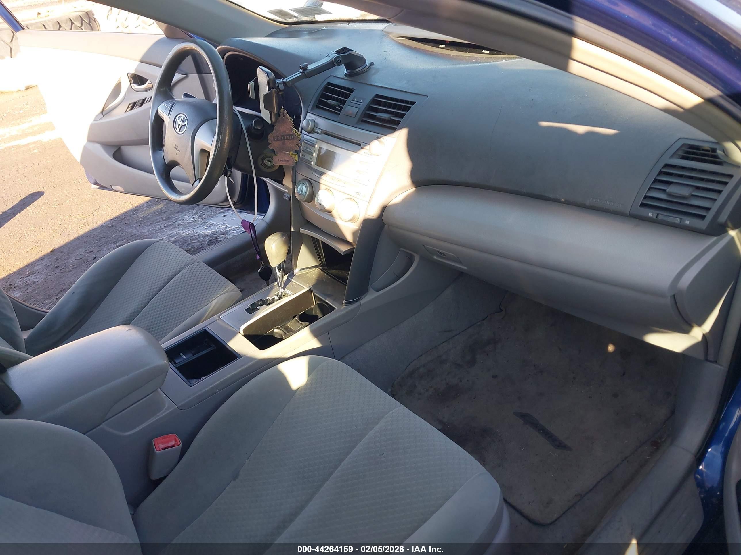 TOYOTA CAMRY image 5