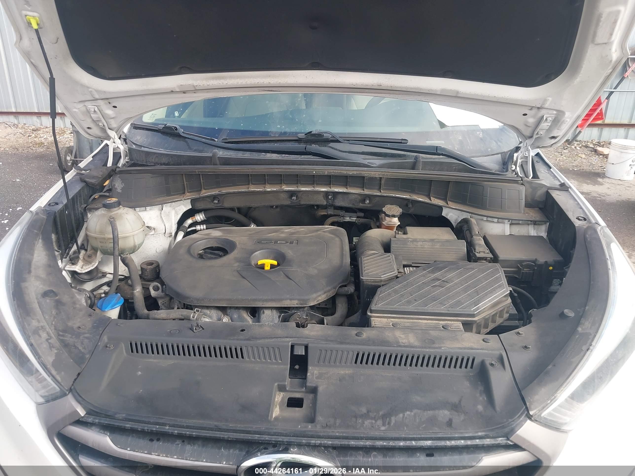 HYUNDAI TUCSON image 10
