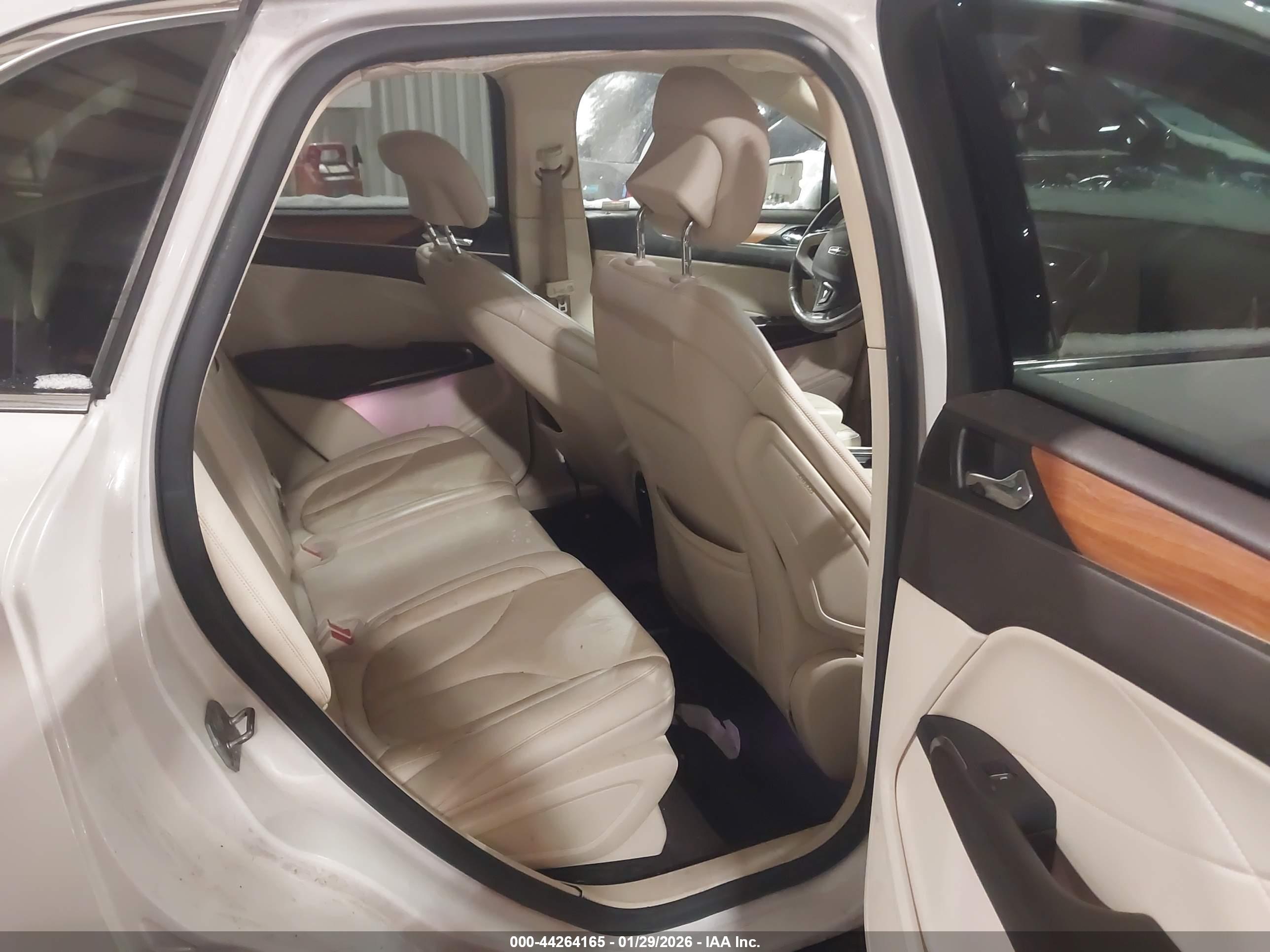LINCOLN MKC image 8