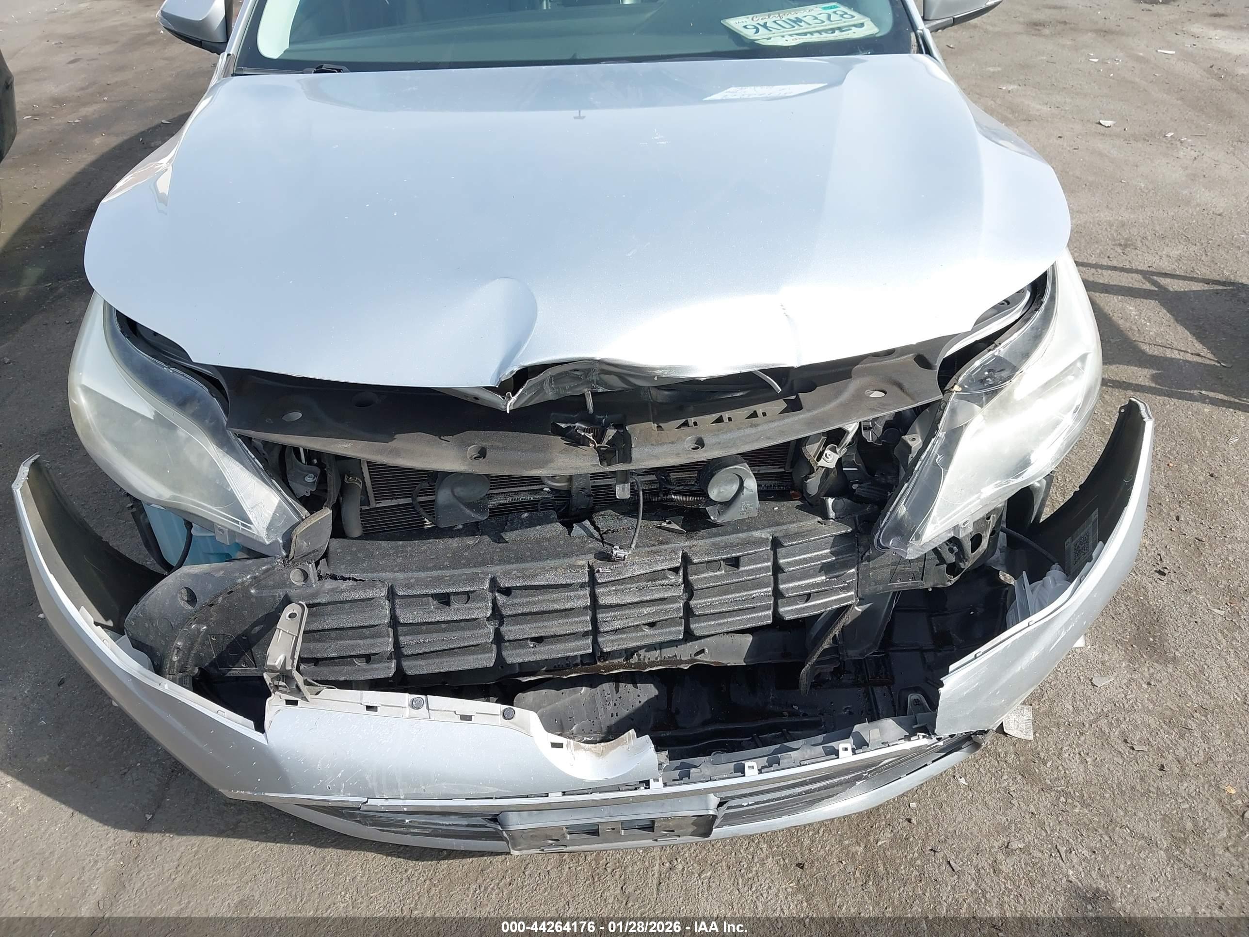 TOYOTA AVALON image 6