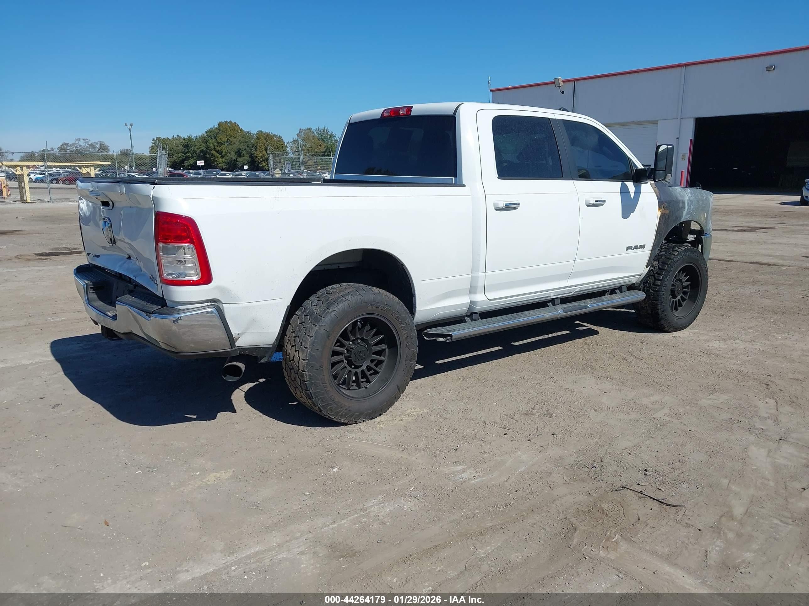 RAM 2500 image 4