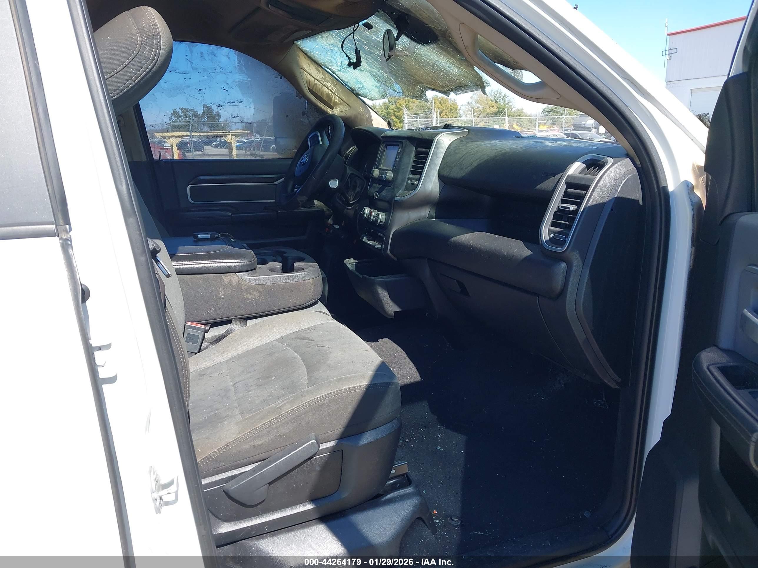 RAM 2500 image 5