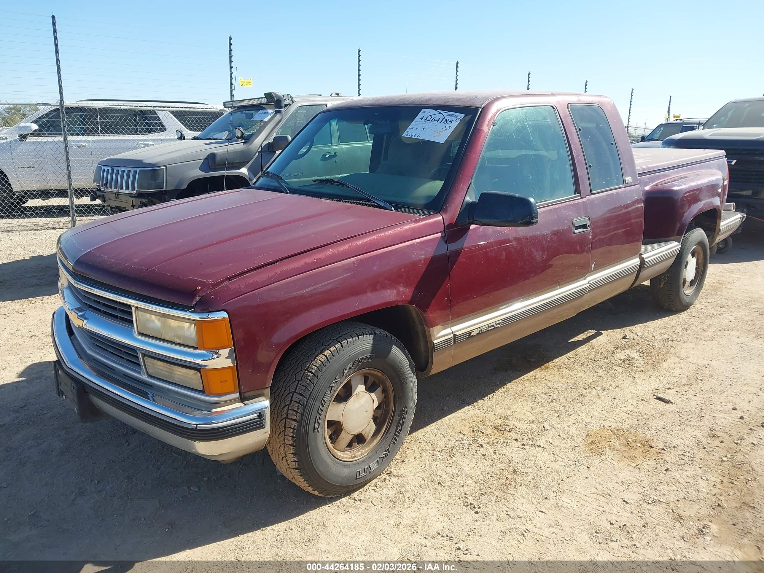 CHEVROLET GMT-400 image 2