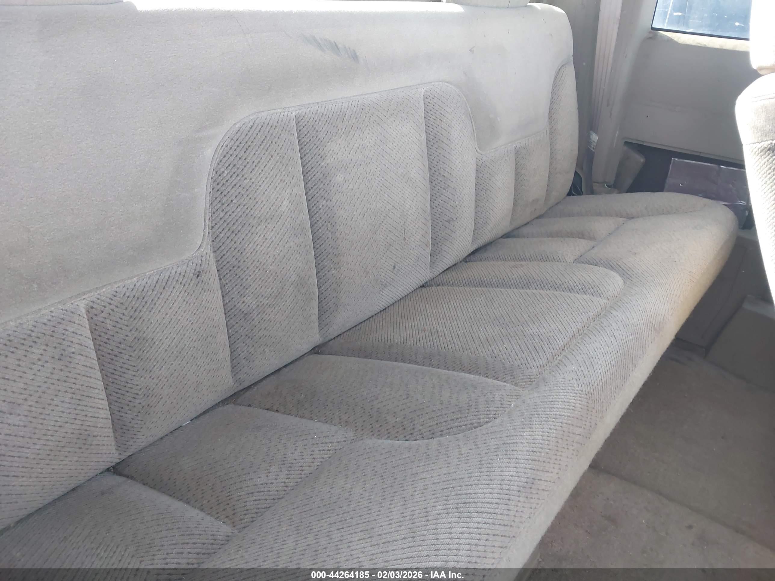CHEVROLET GMT-400 image 8
