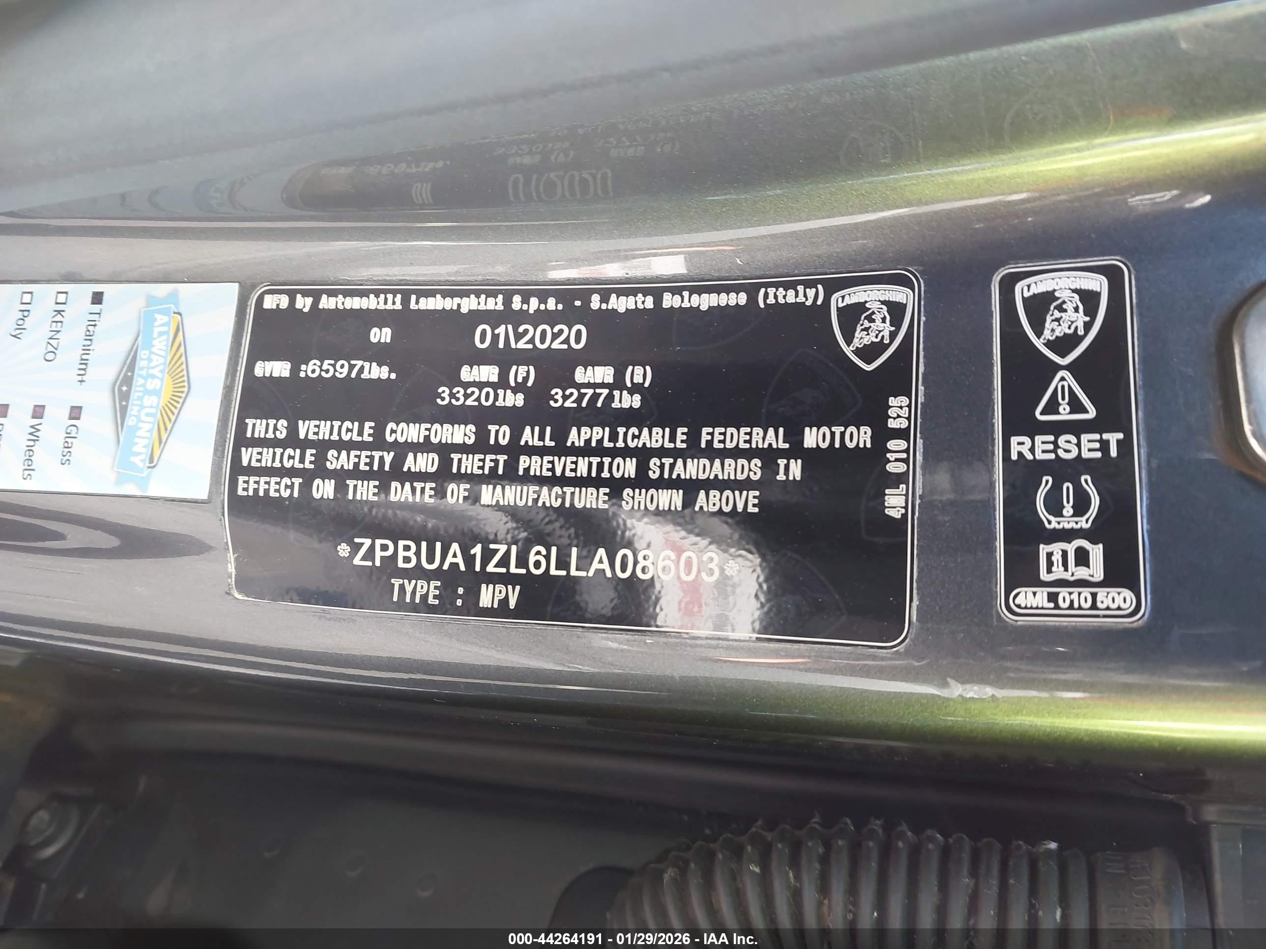 LAMBORGHINI URUS image 9