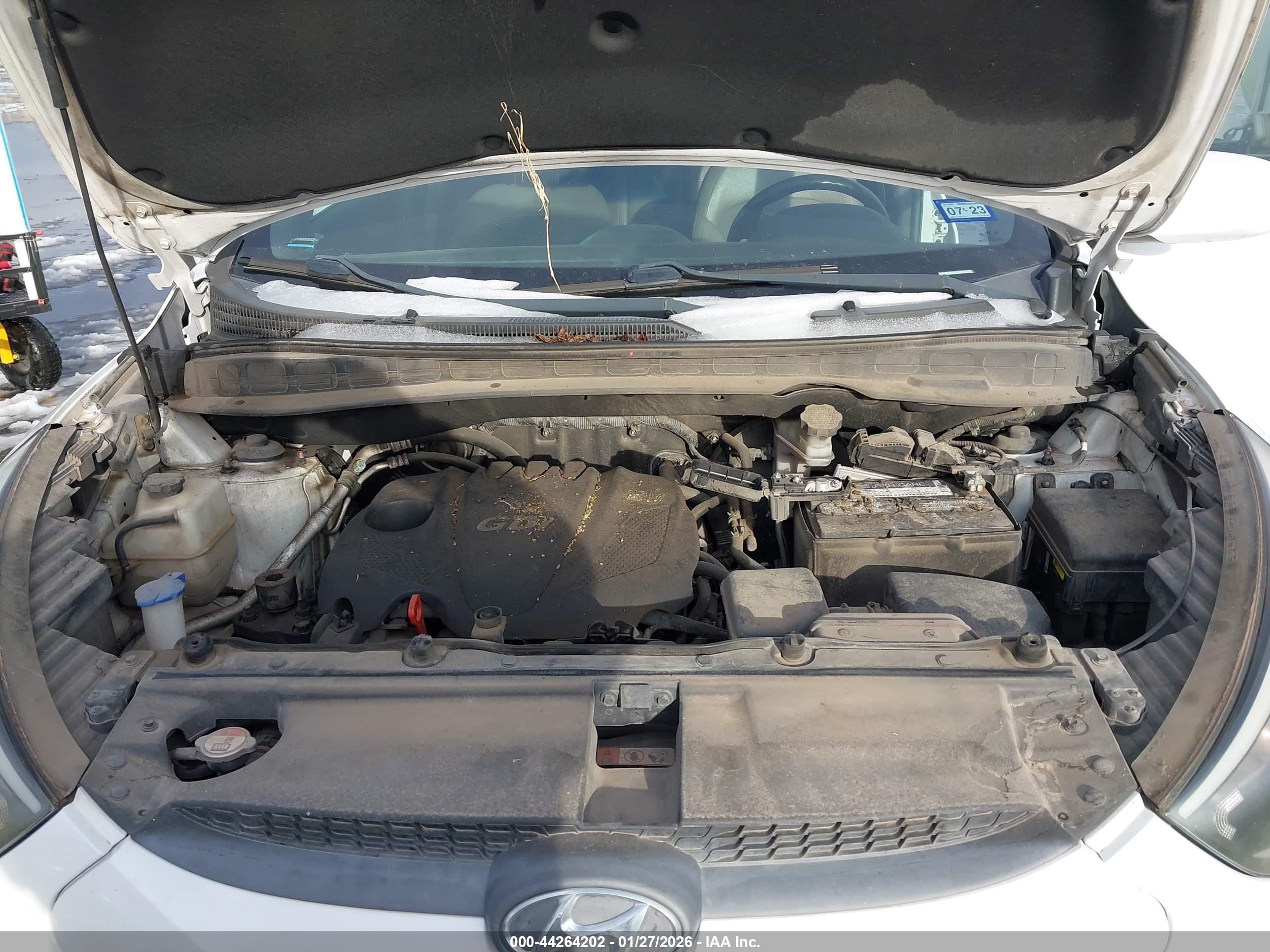 HYUNDAI TUCSON image 10