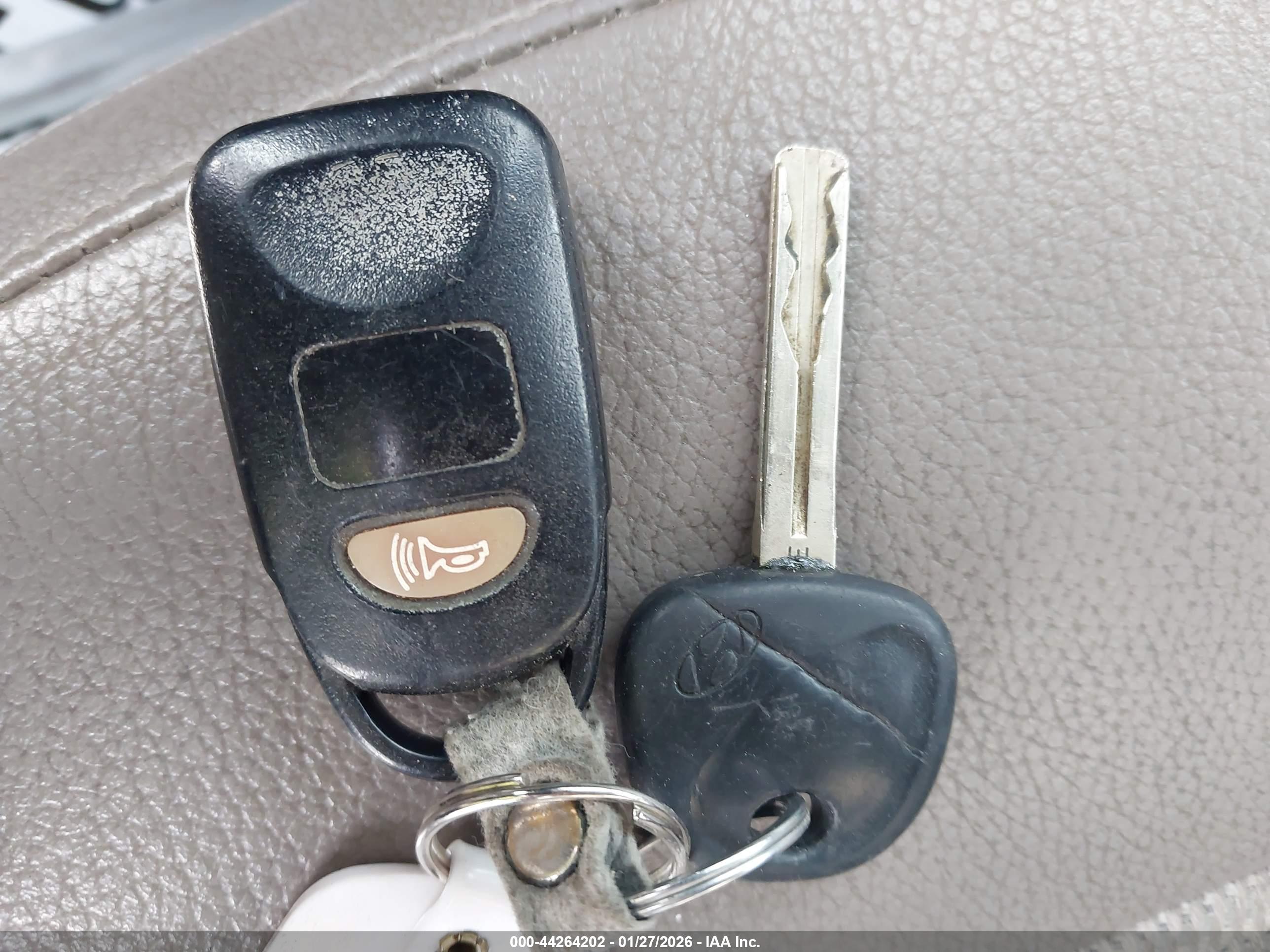 HYUNDAI TUCSON image 11