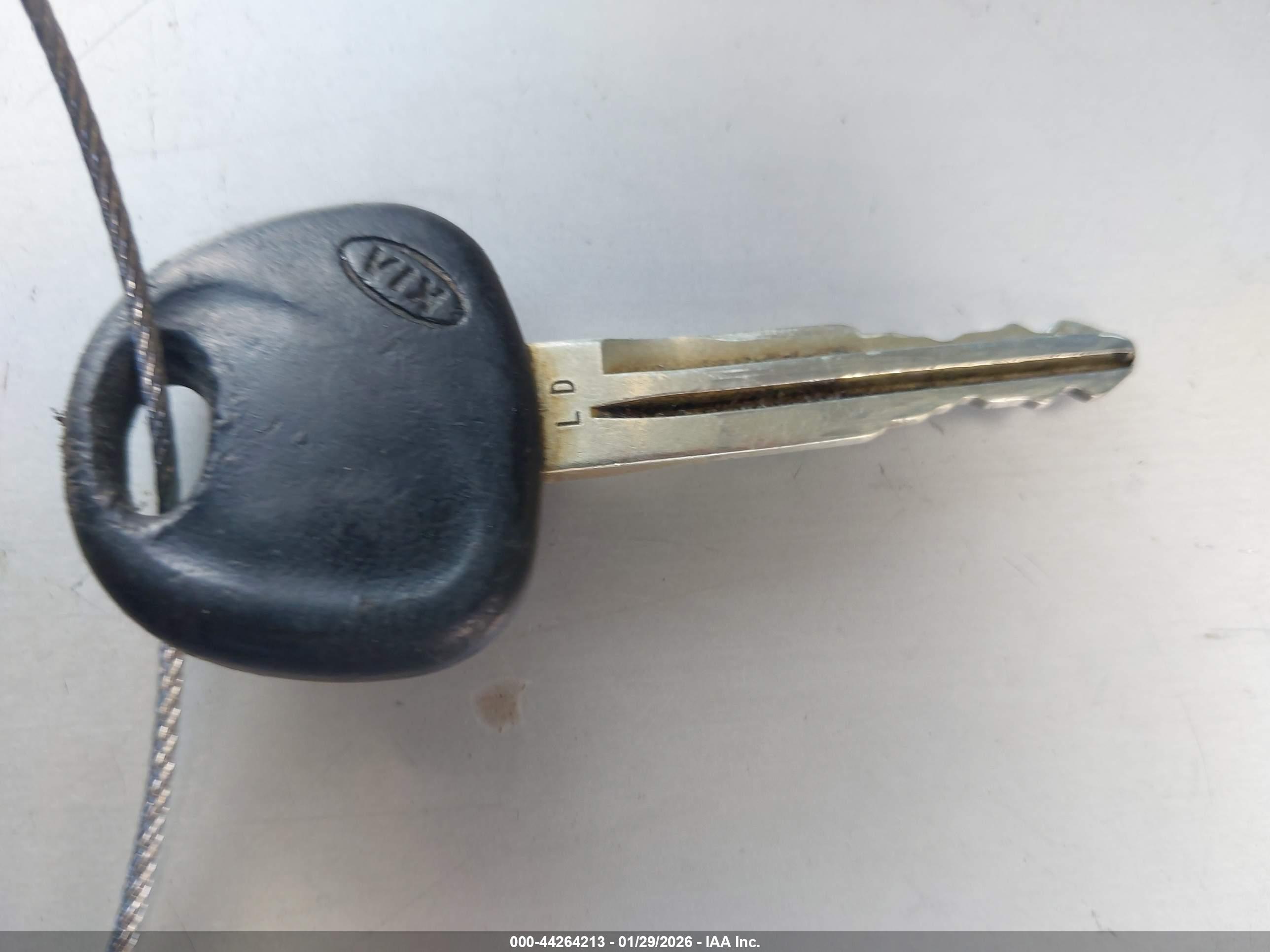 KIA SPECTRA image 11