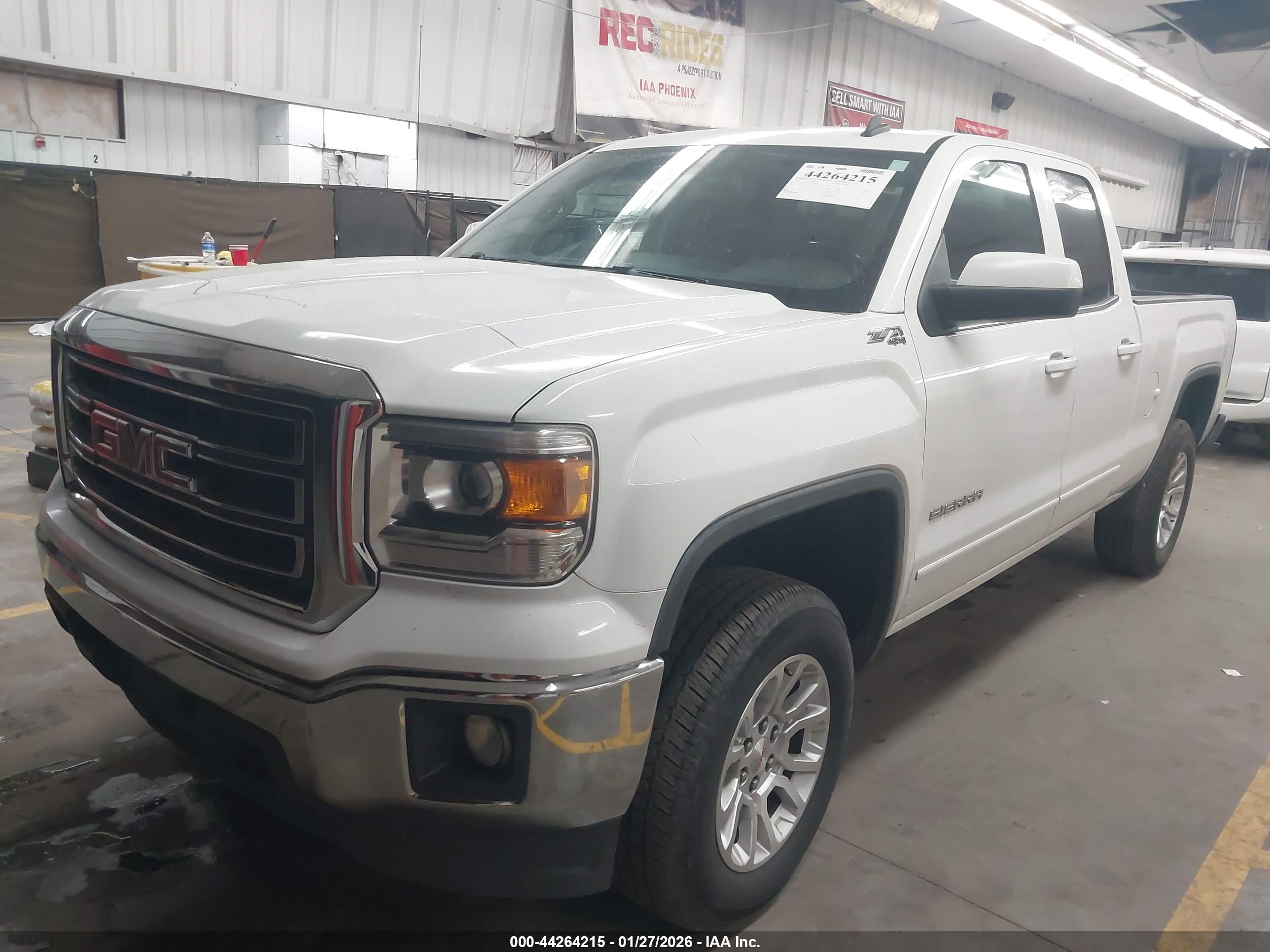 GMC SIERRA image 2