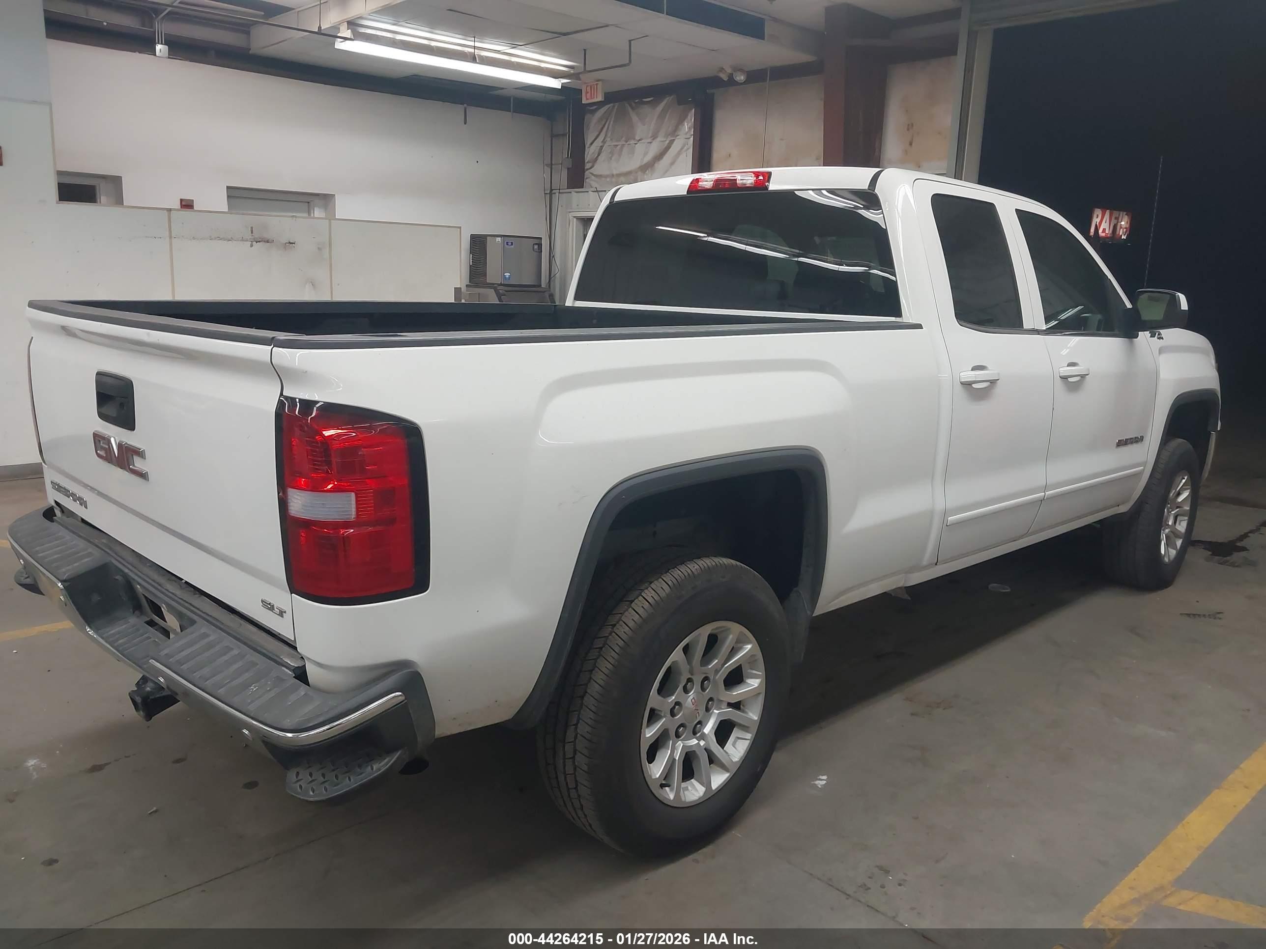 GMC SIERRA image 4