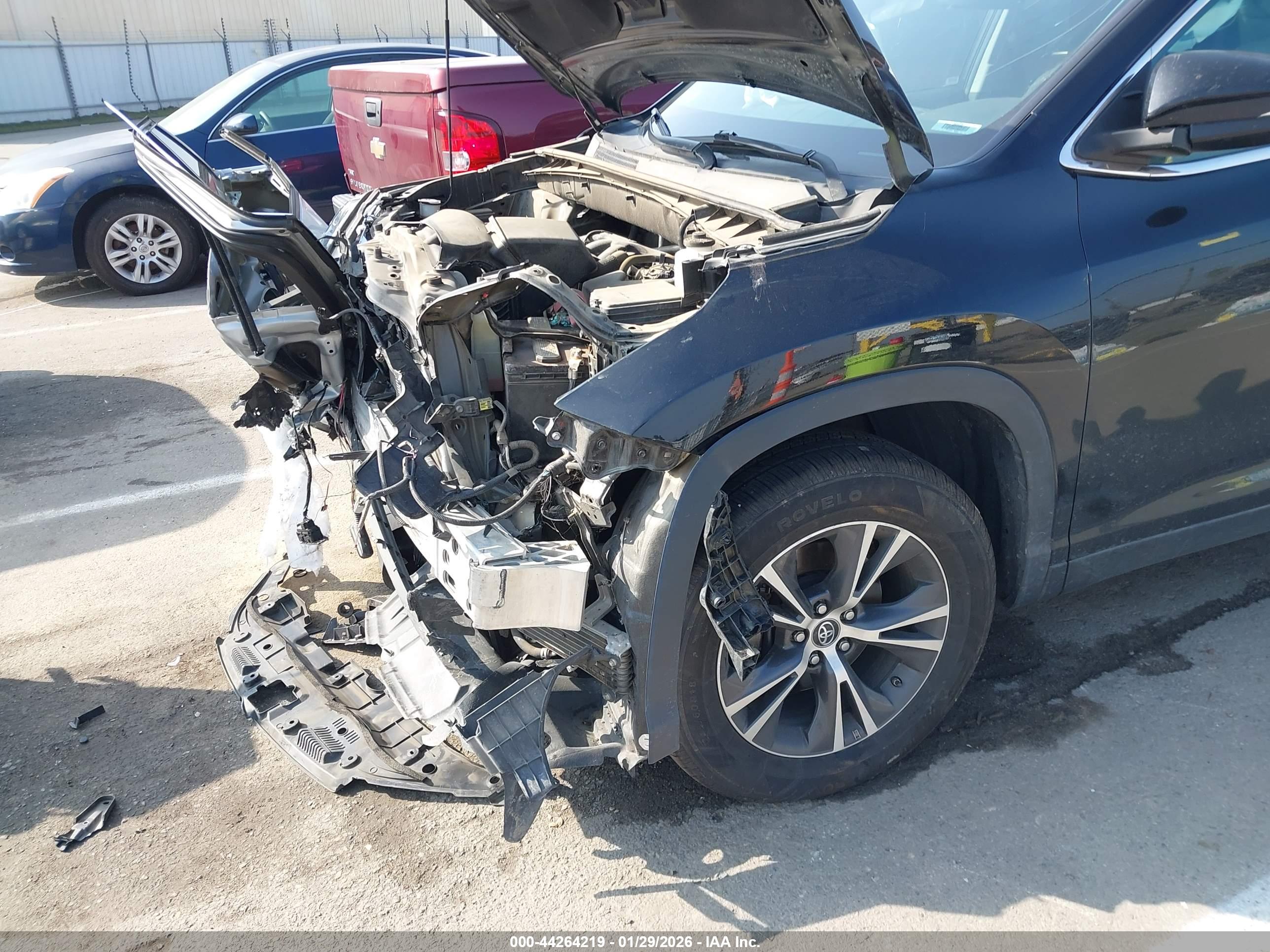 TOYOTA HIGHLANDER image 6