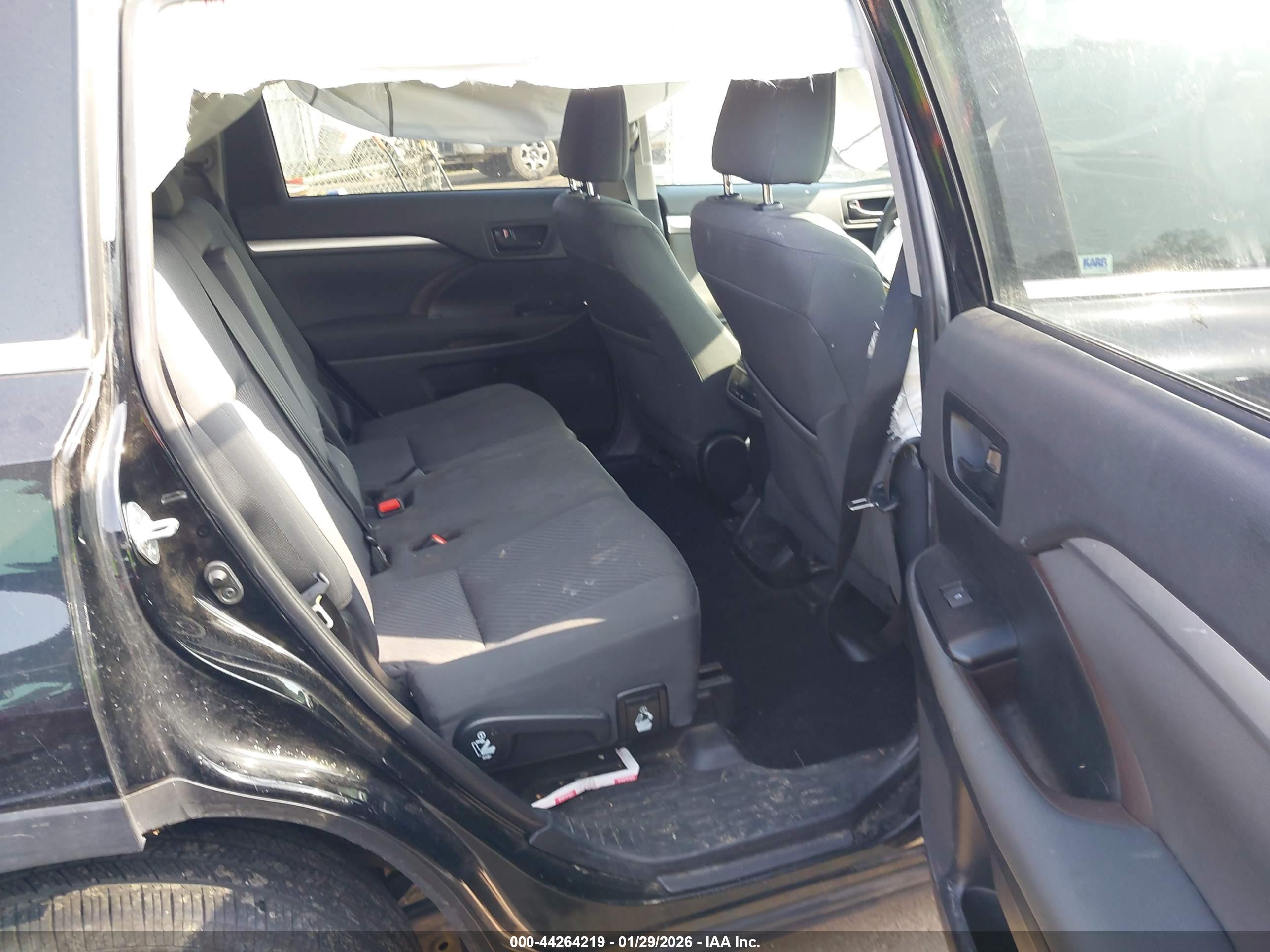 TOYOTA HIGHLANDER image 8