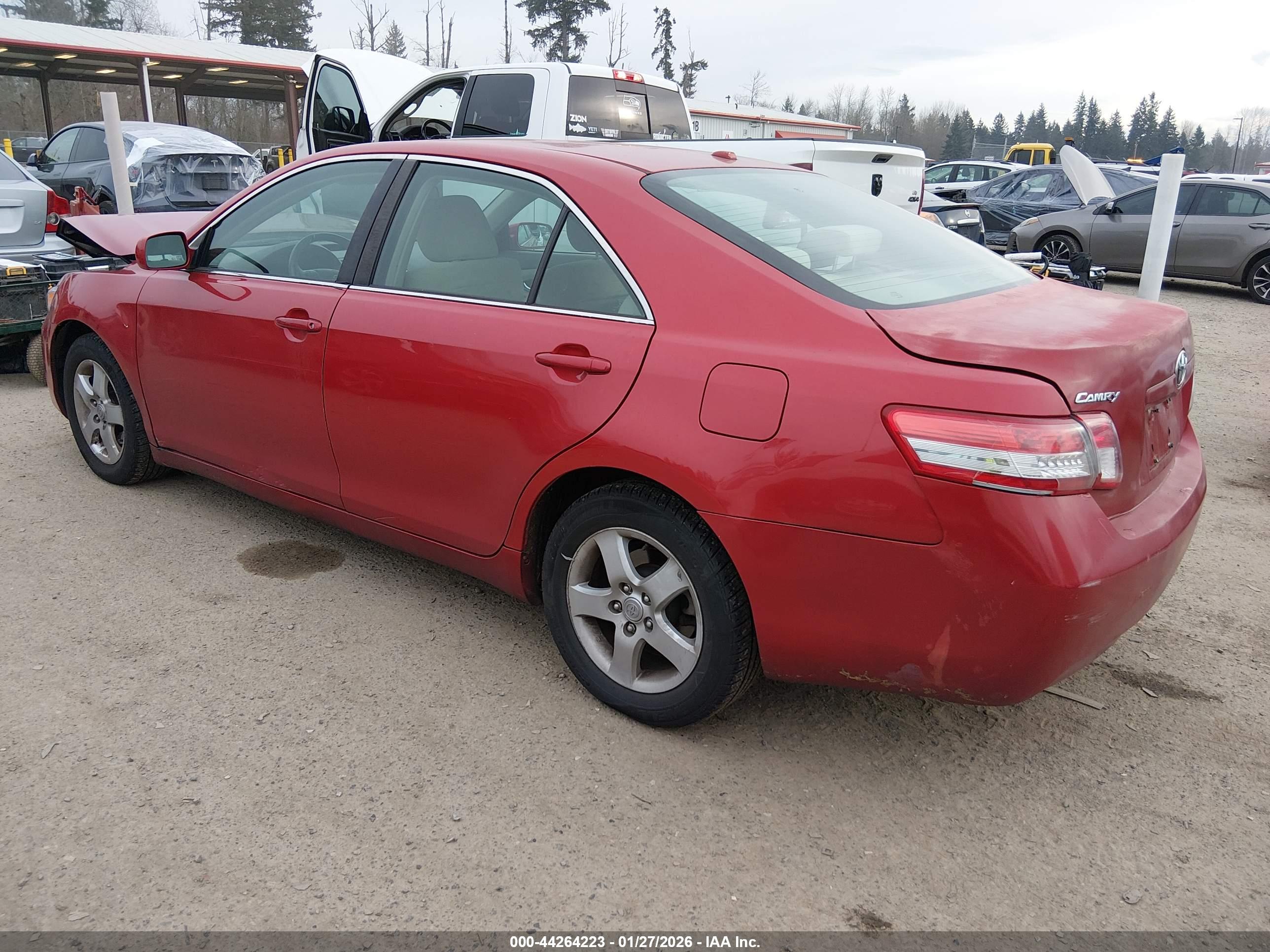TOYOTA CAMRY image 3