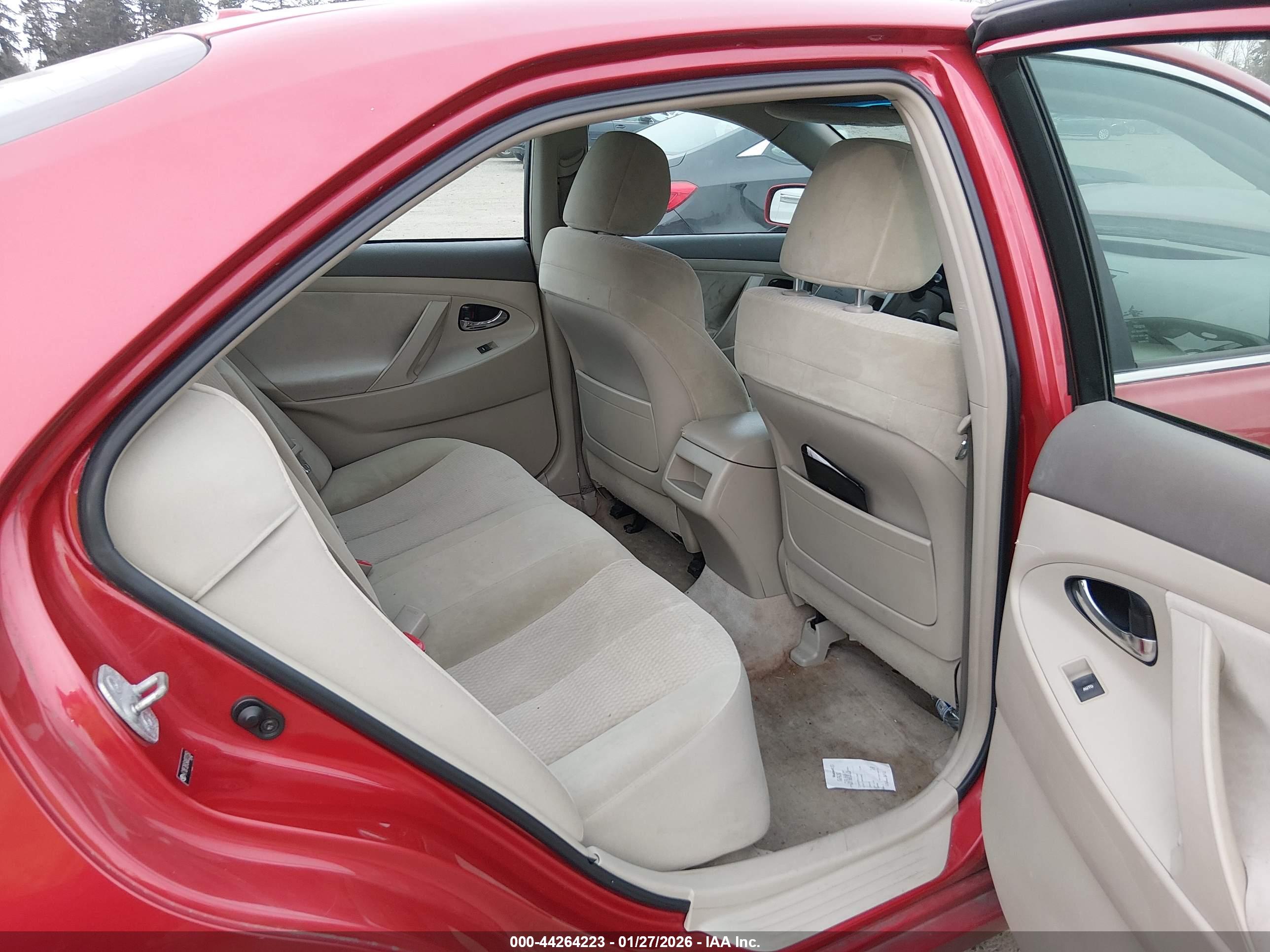 TOYOTA CAMRY image 8
