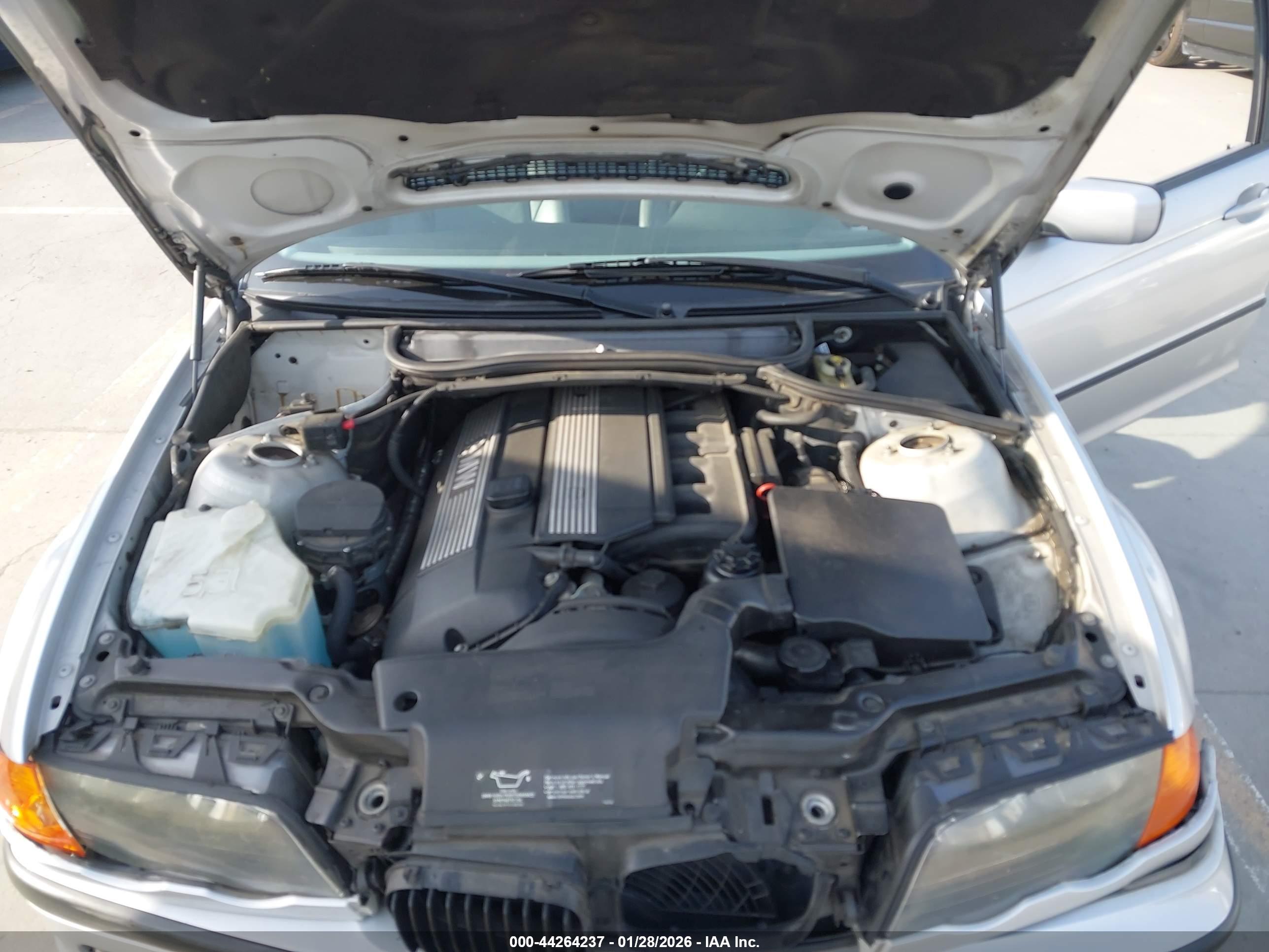 BMW 325I image 10