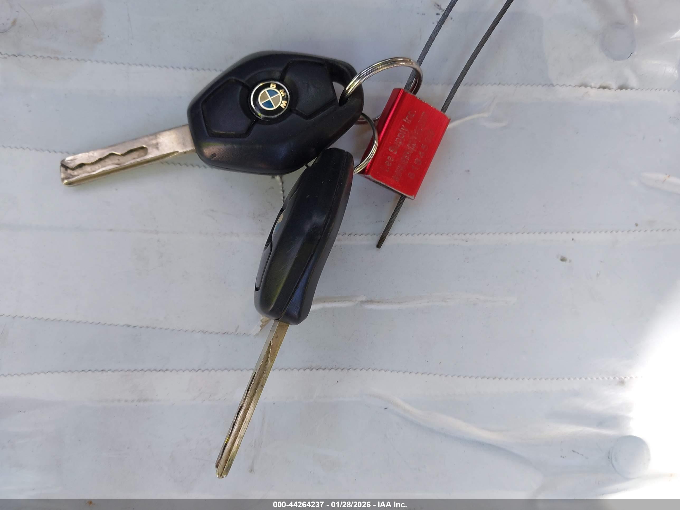 BMW 325I image 11