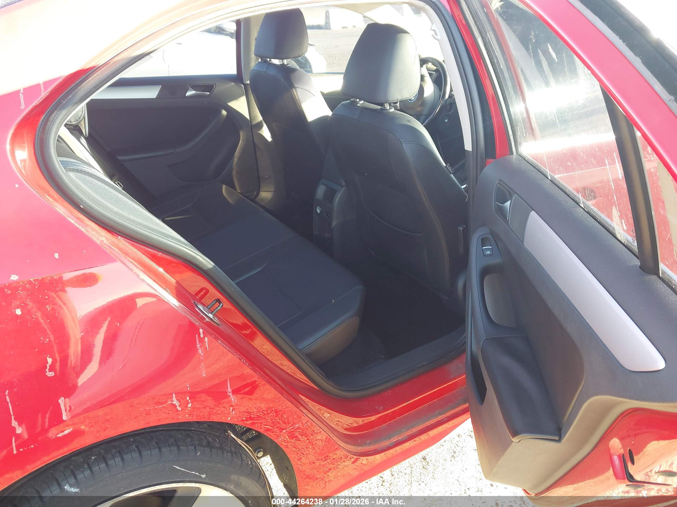 VOLKSWAGEN JETTA image 8