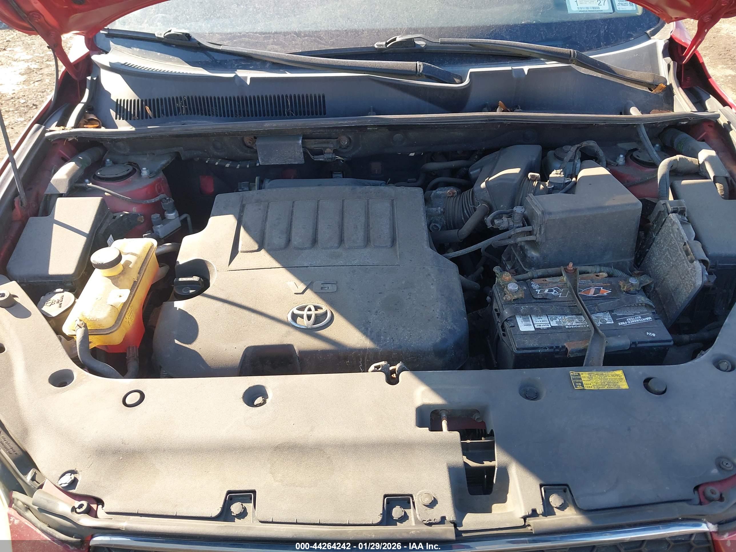 TOYOTA RAV4 image 10