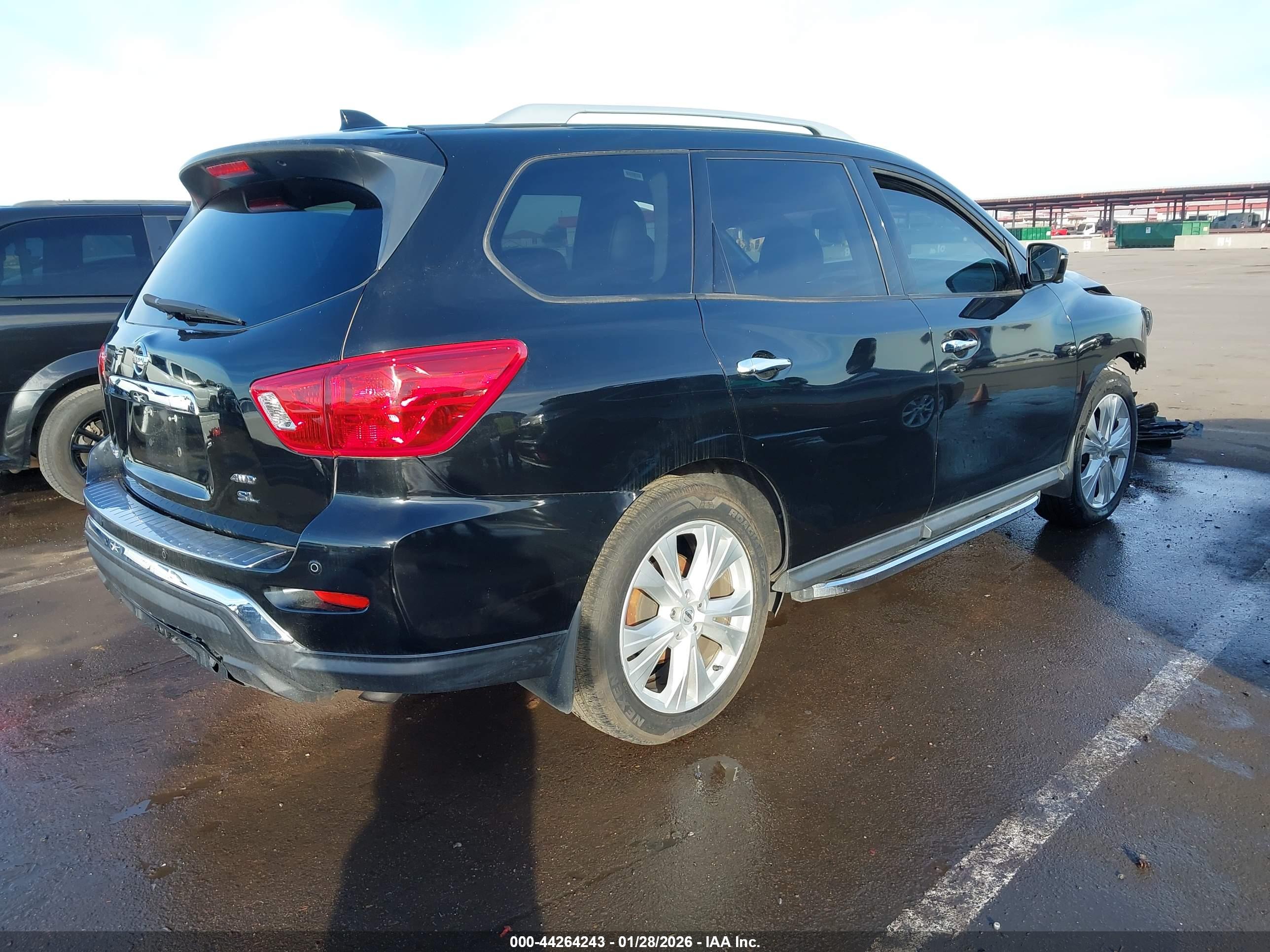 NISSAN PATHFINDER image 4