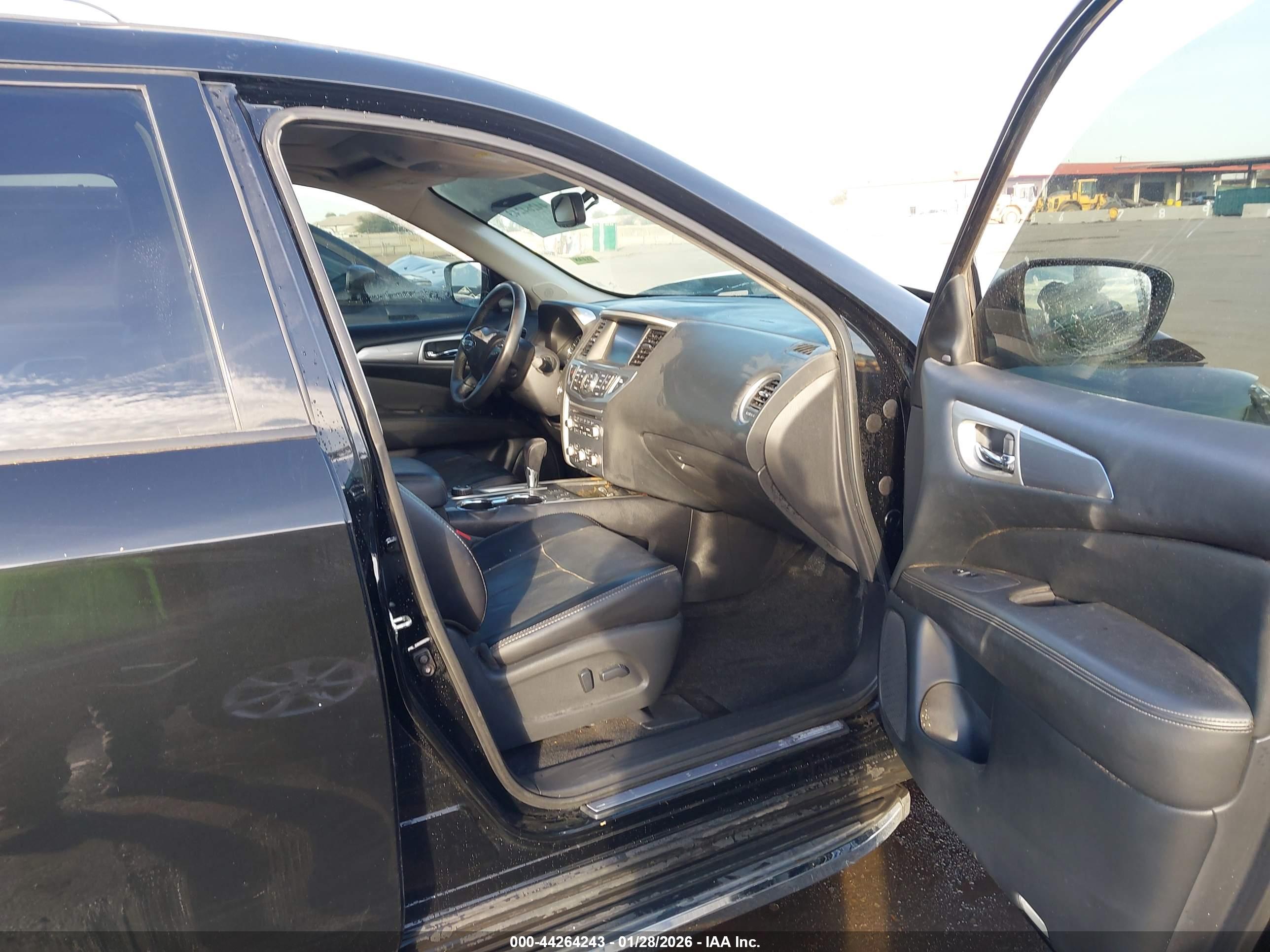 NISSAN PATHFINDER image 5
