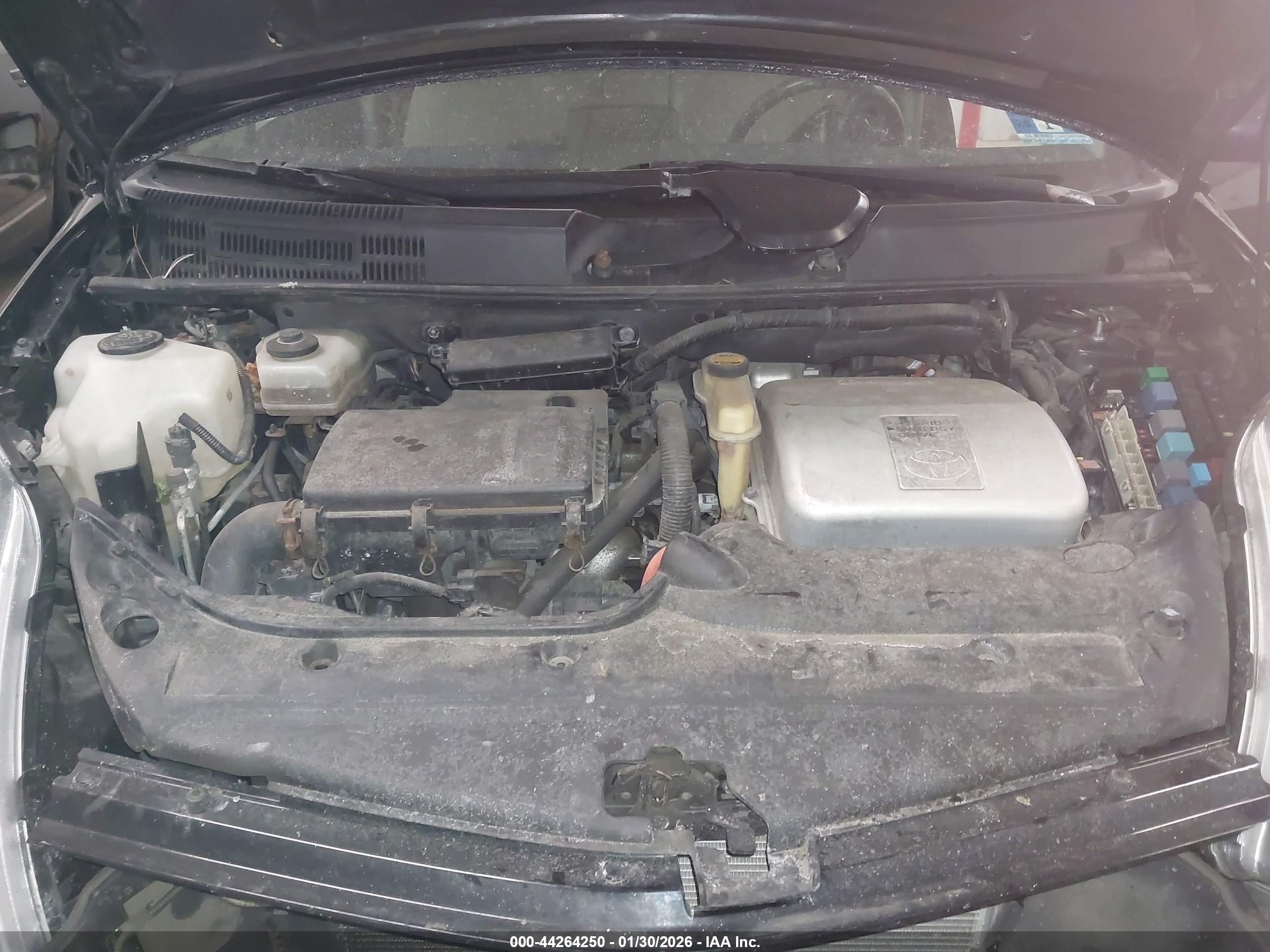 TOYOTA PRIUS image 10