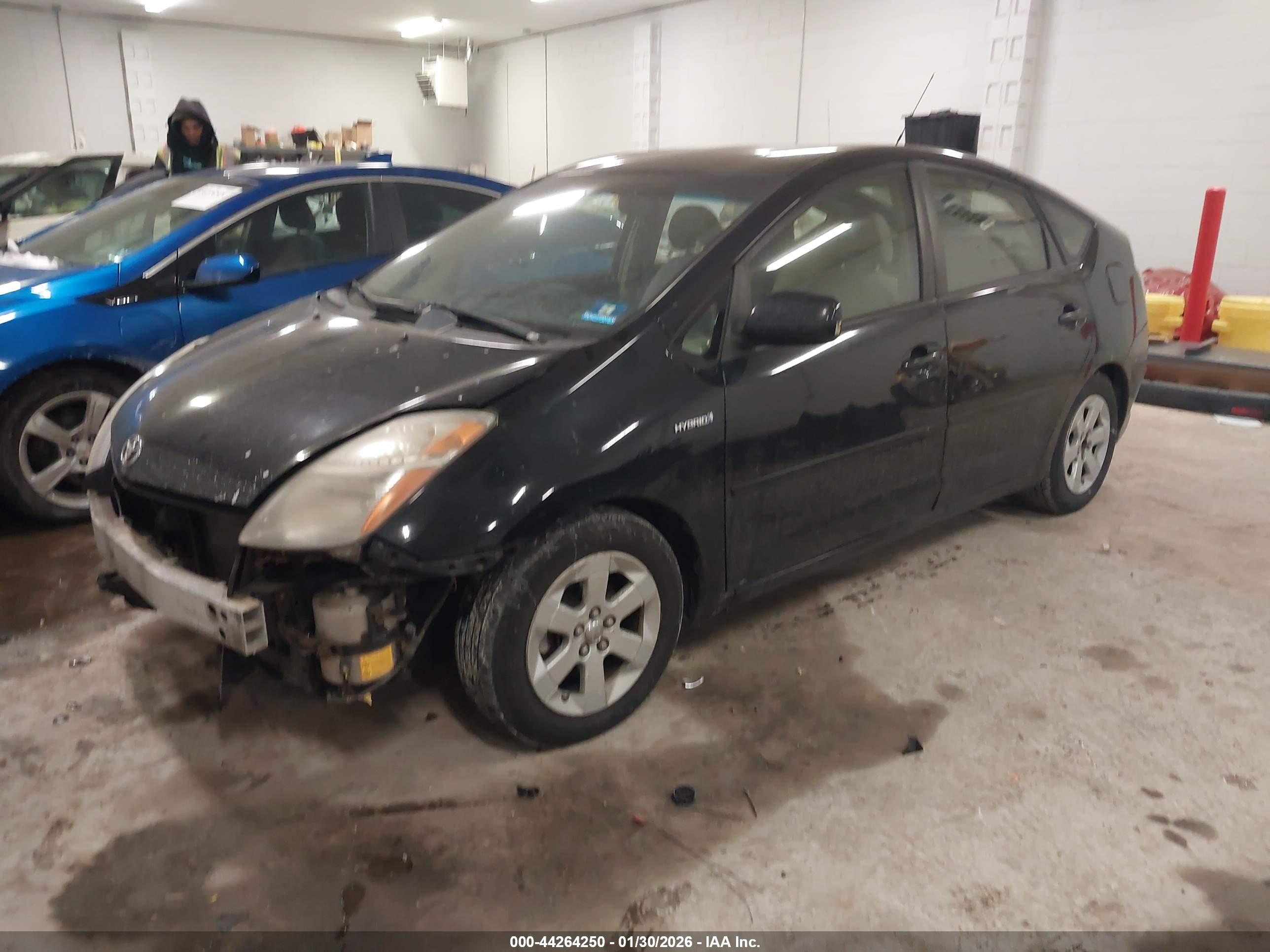 TOYOTA PRIUS image 2