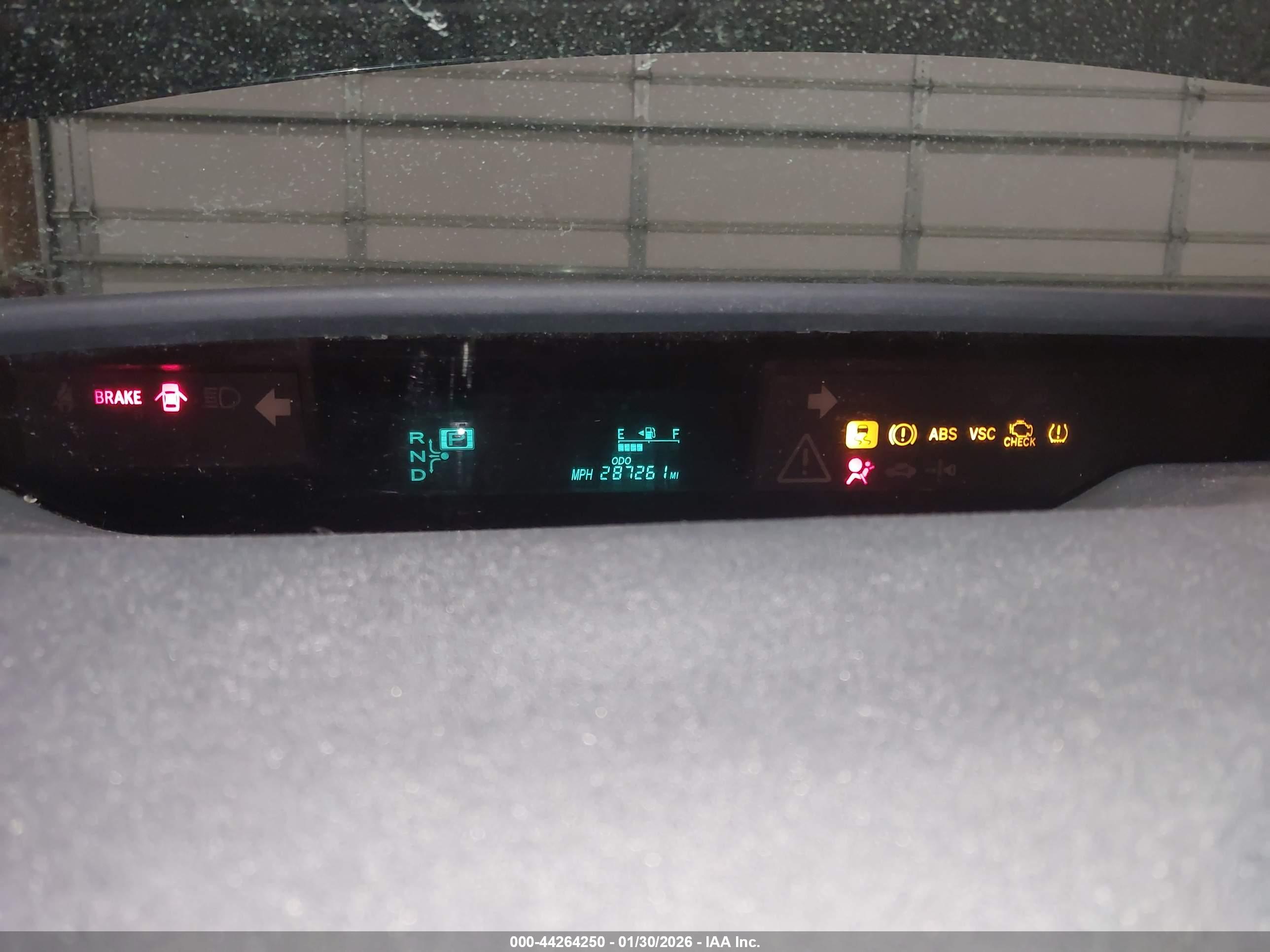 TOYOTA PRIUS image 7