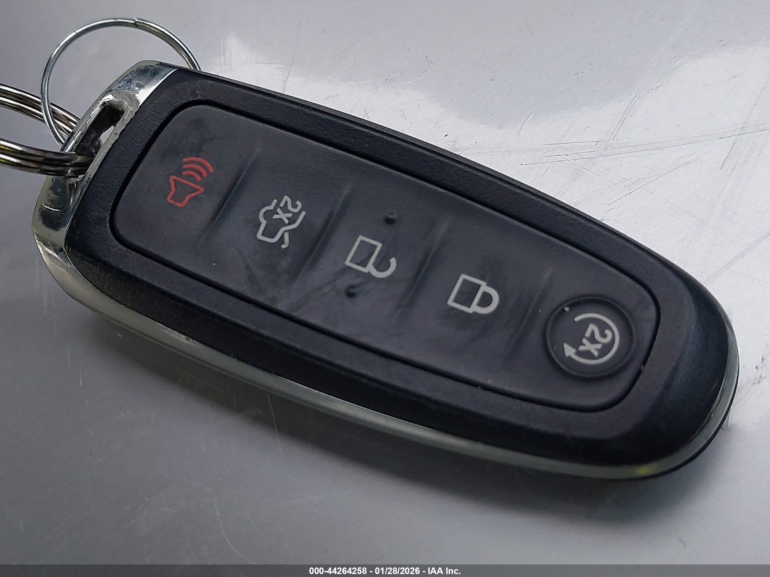 FORD ESCAPE image 11
