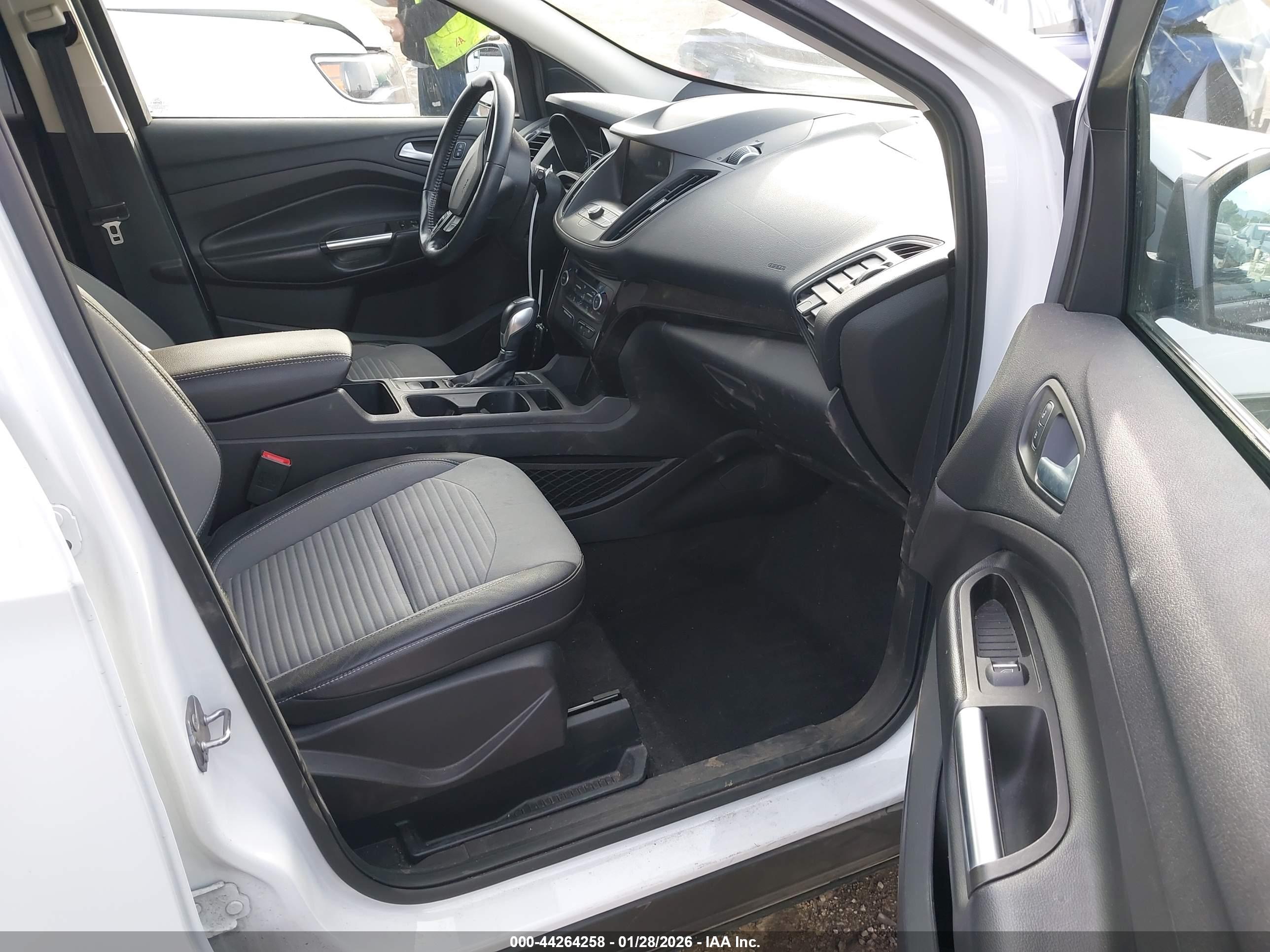 FORD ESCAPE image 5