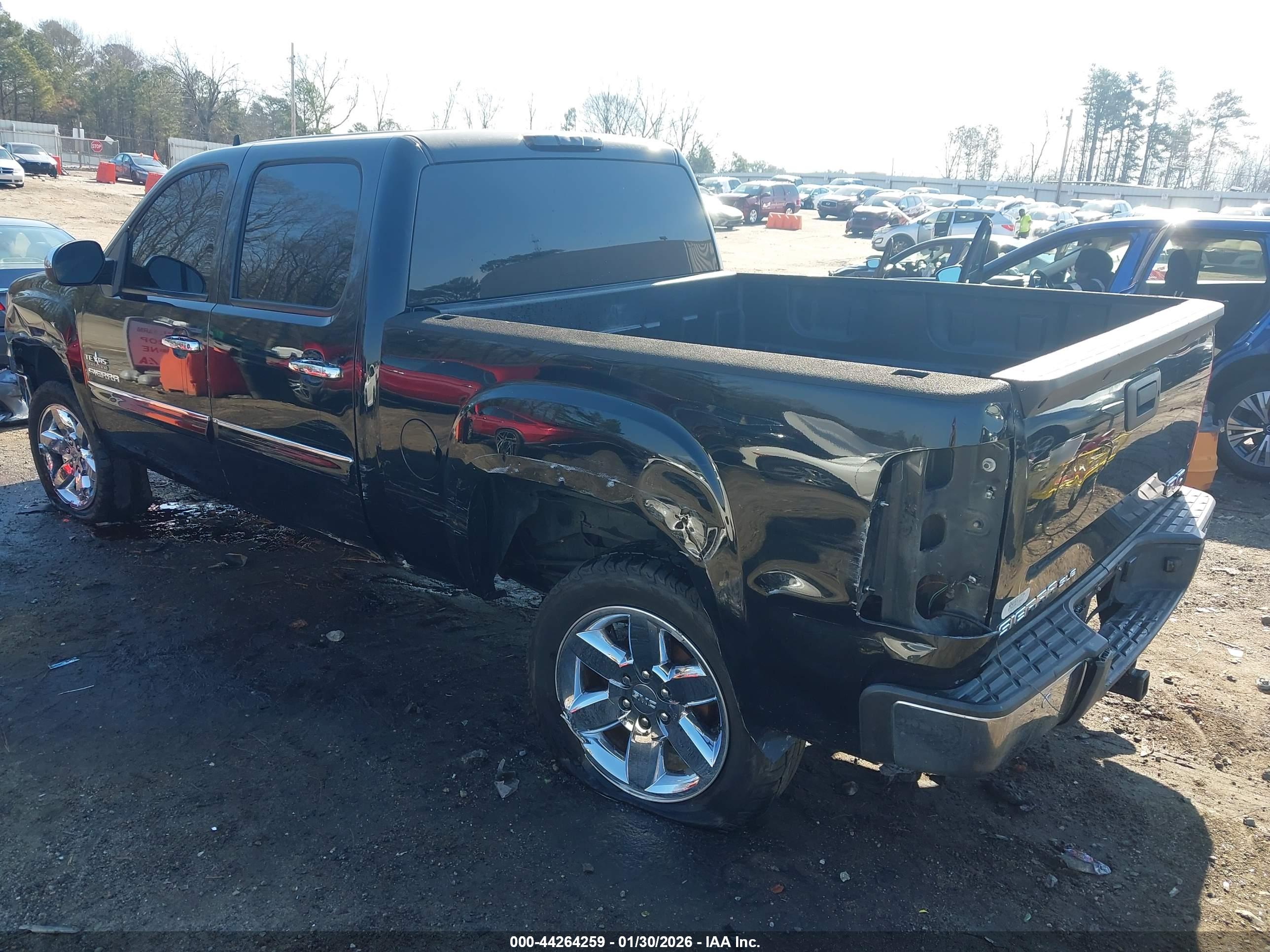 GMC SIERRA image 3