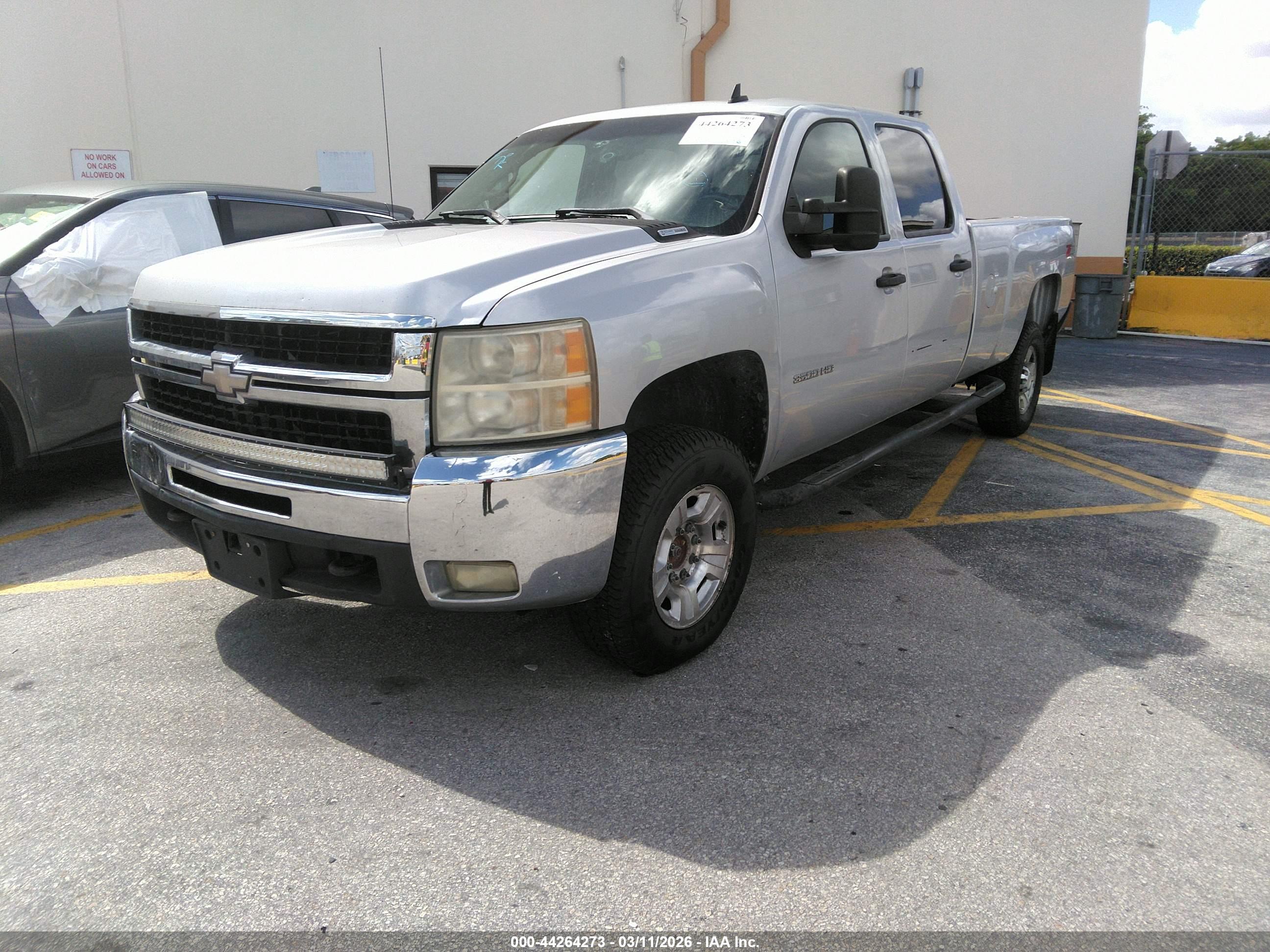 CHEVROLET SILVERADO image 2