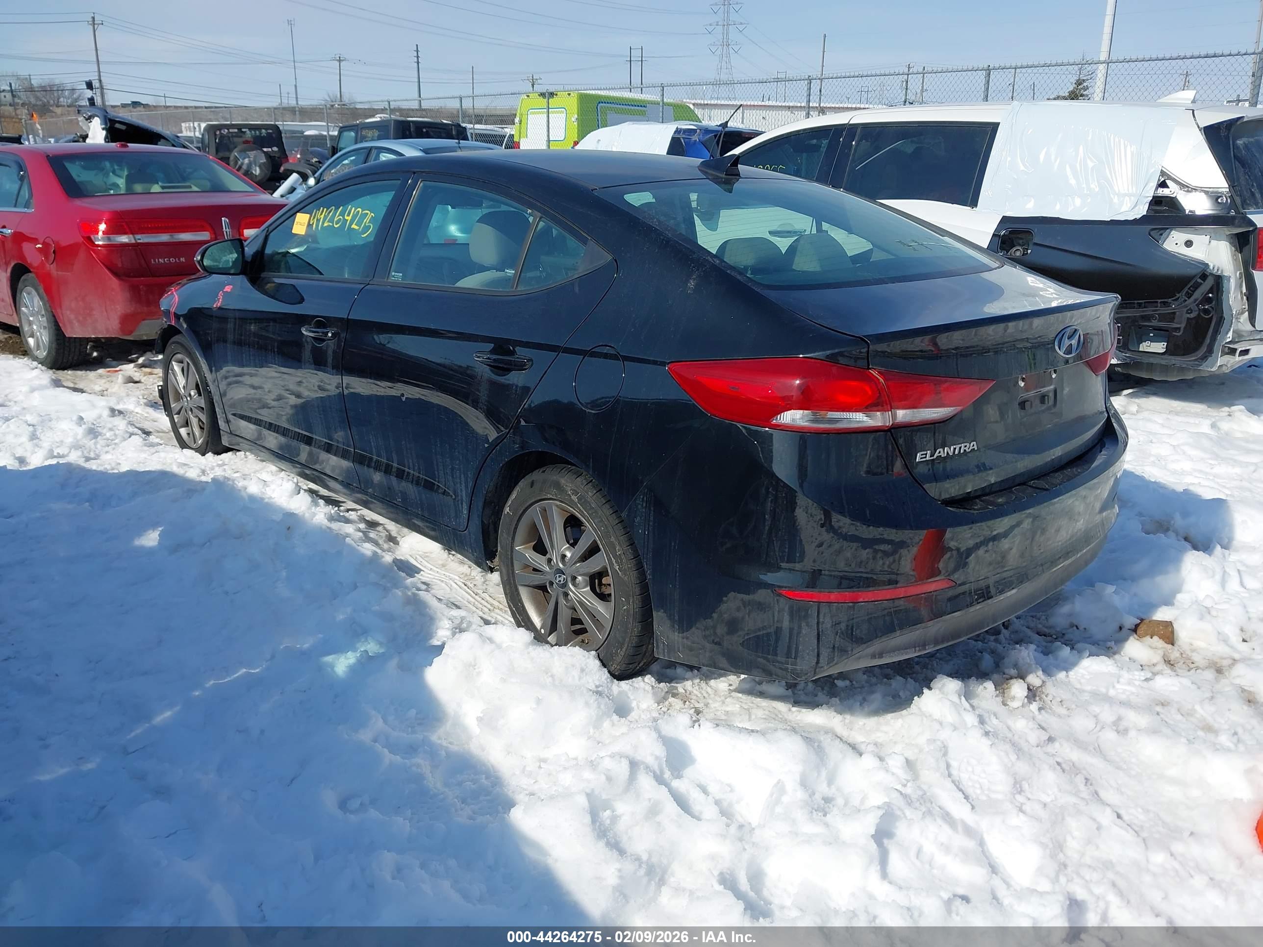 HYUNDAI ELANTRA image 3