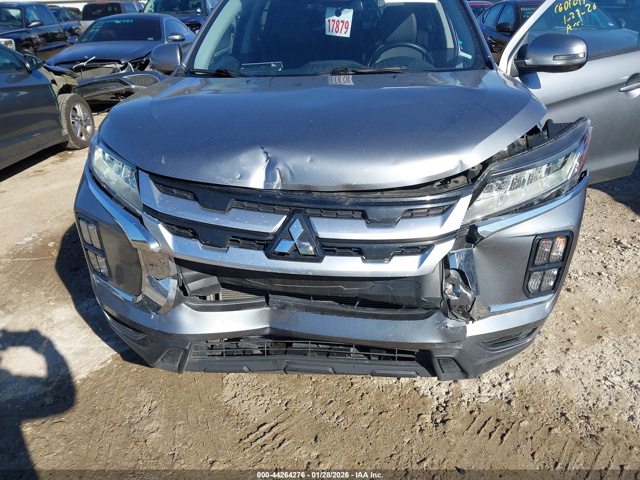 MITSUBISHI OUTLANDER image 6