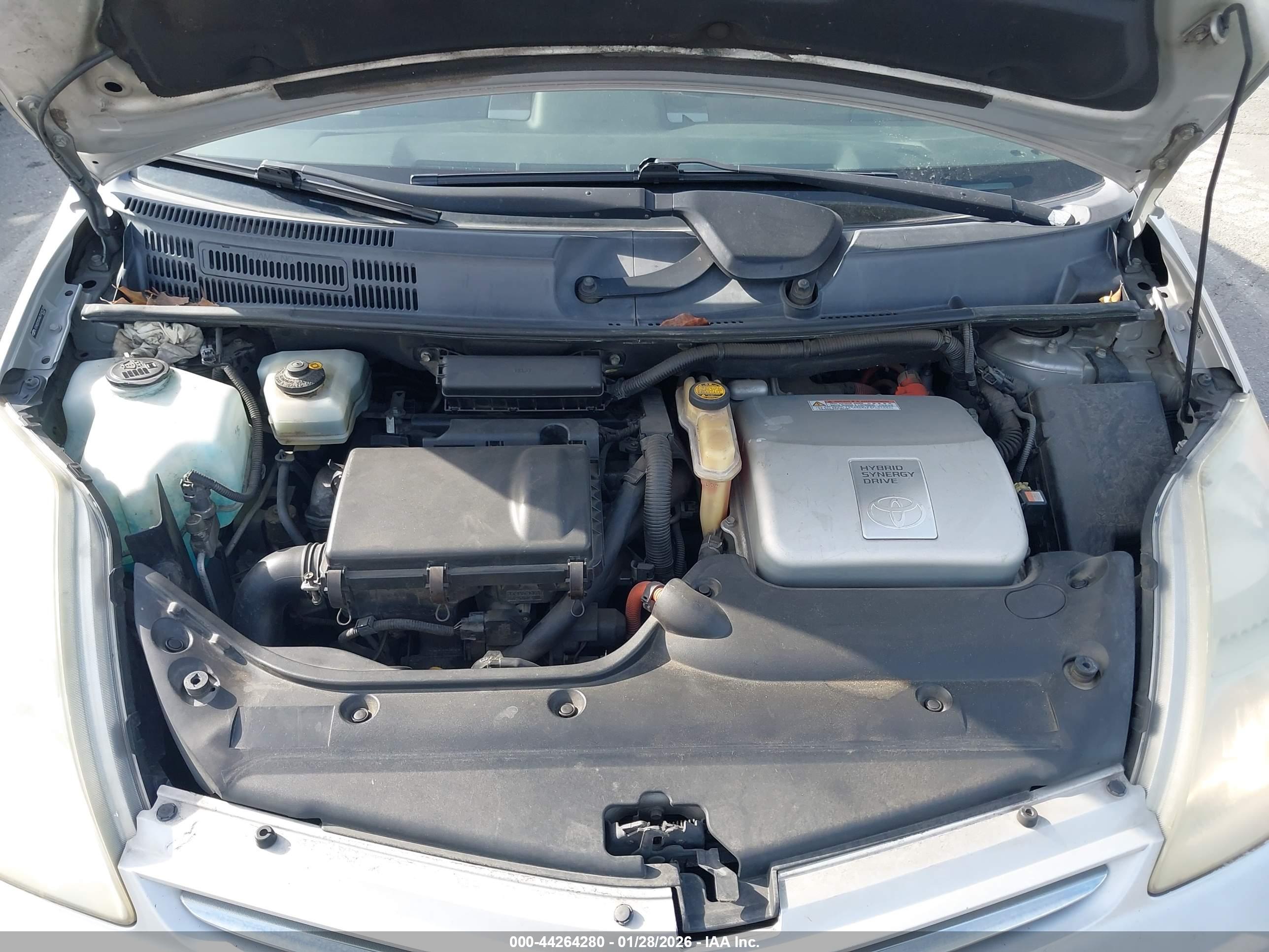 TOYOTA PRIUS image 10