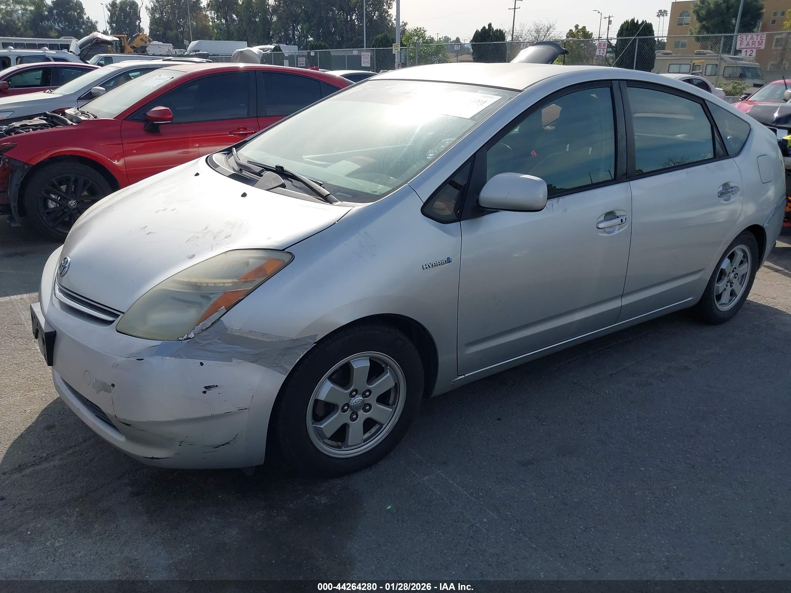 TOYOTA PRIUS image 2