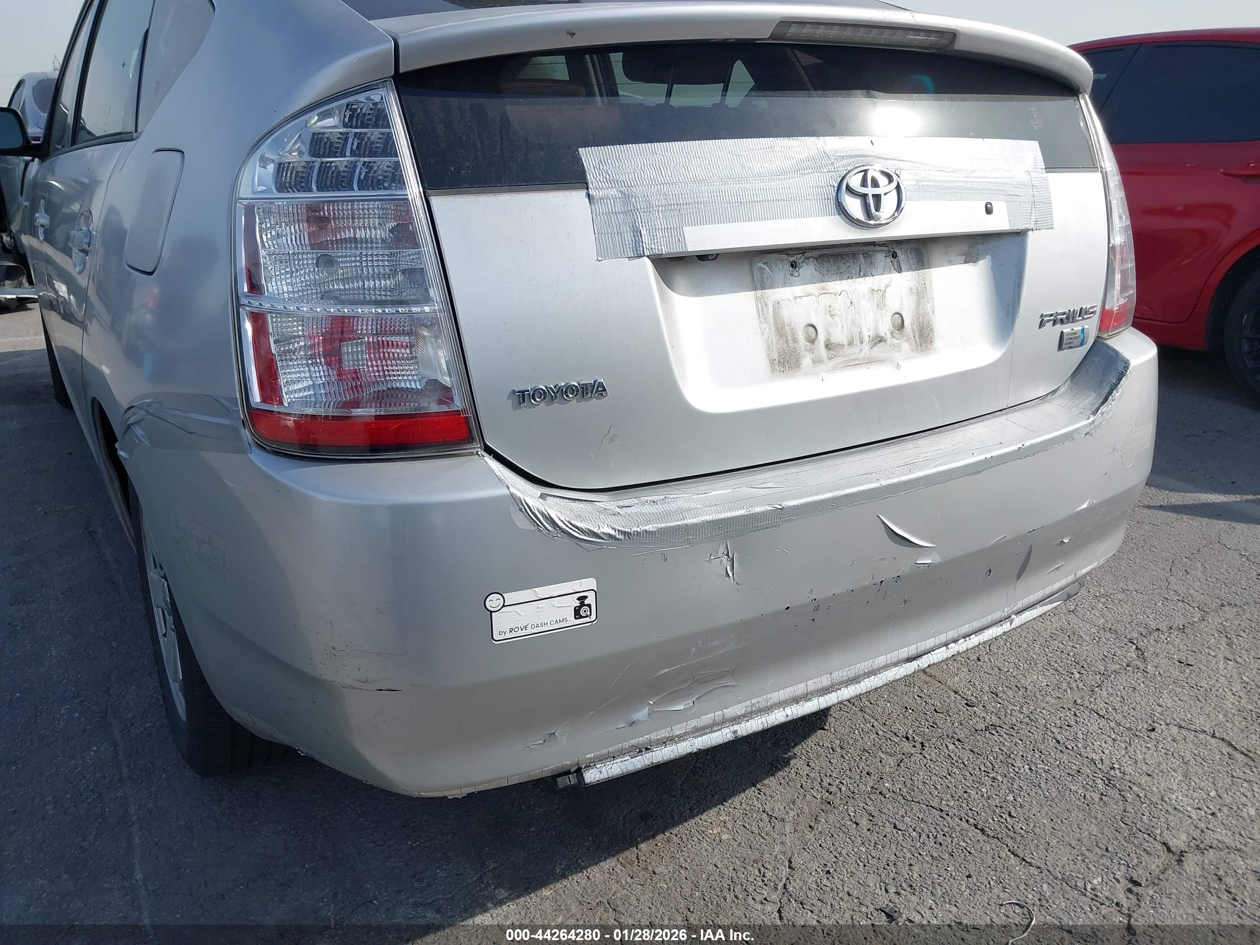 TOYOTA PRIUS image 6