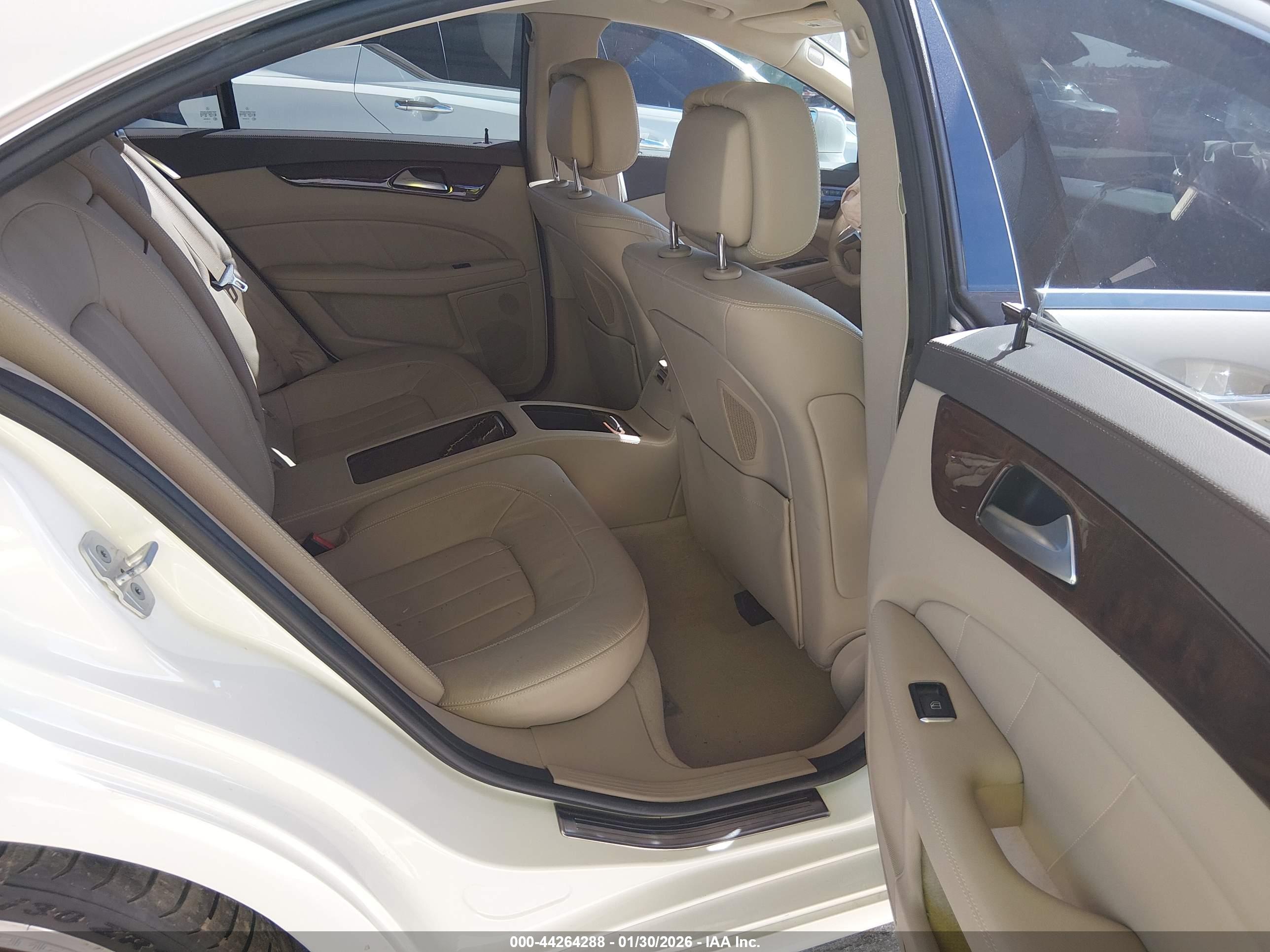 MERCEDES-BENZ CLS image 8