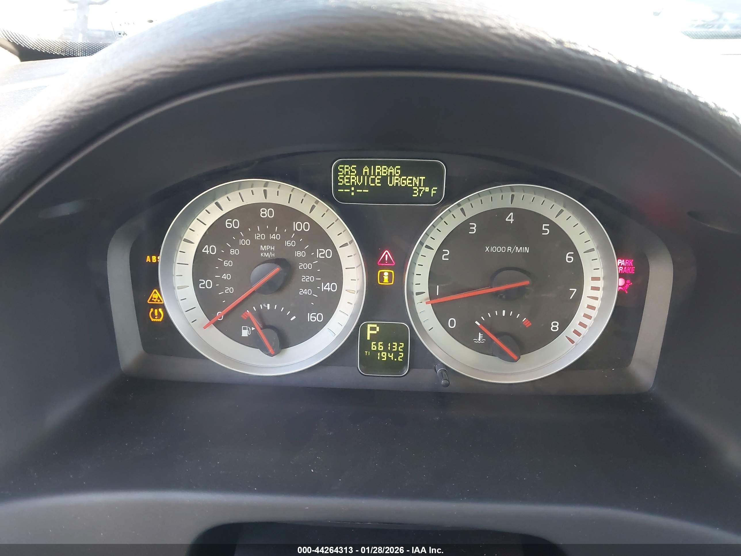 VOLVO C70 image 7