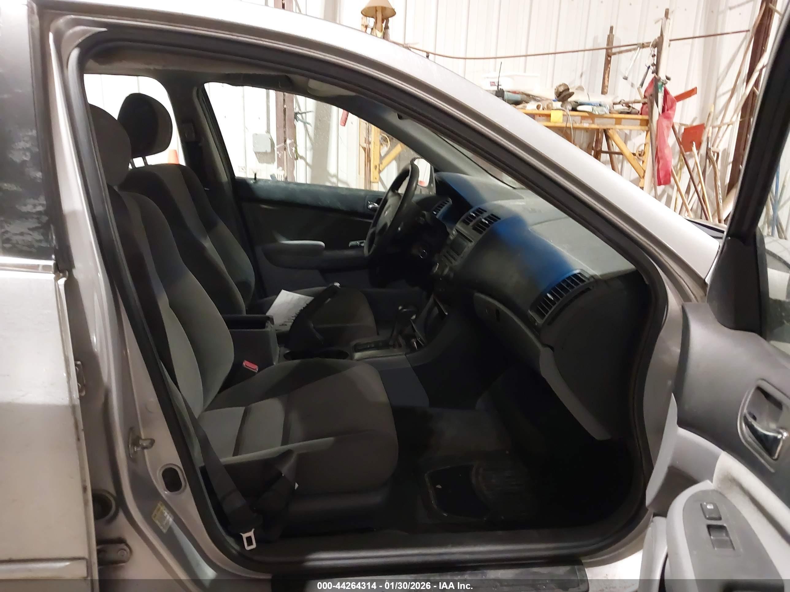 HONDA ACCORD image 5
