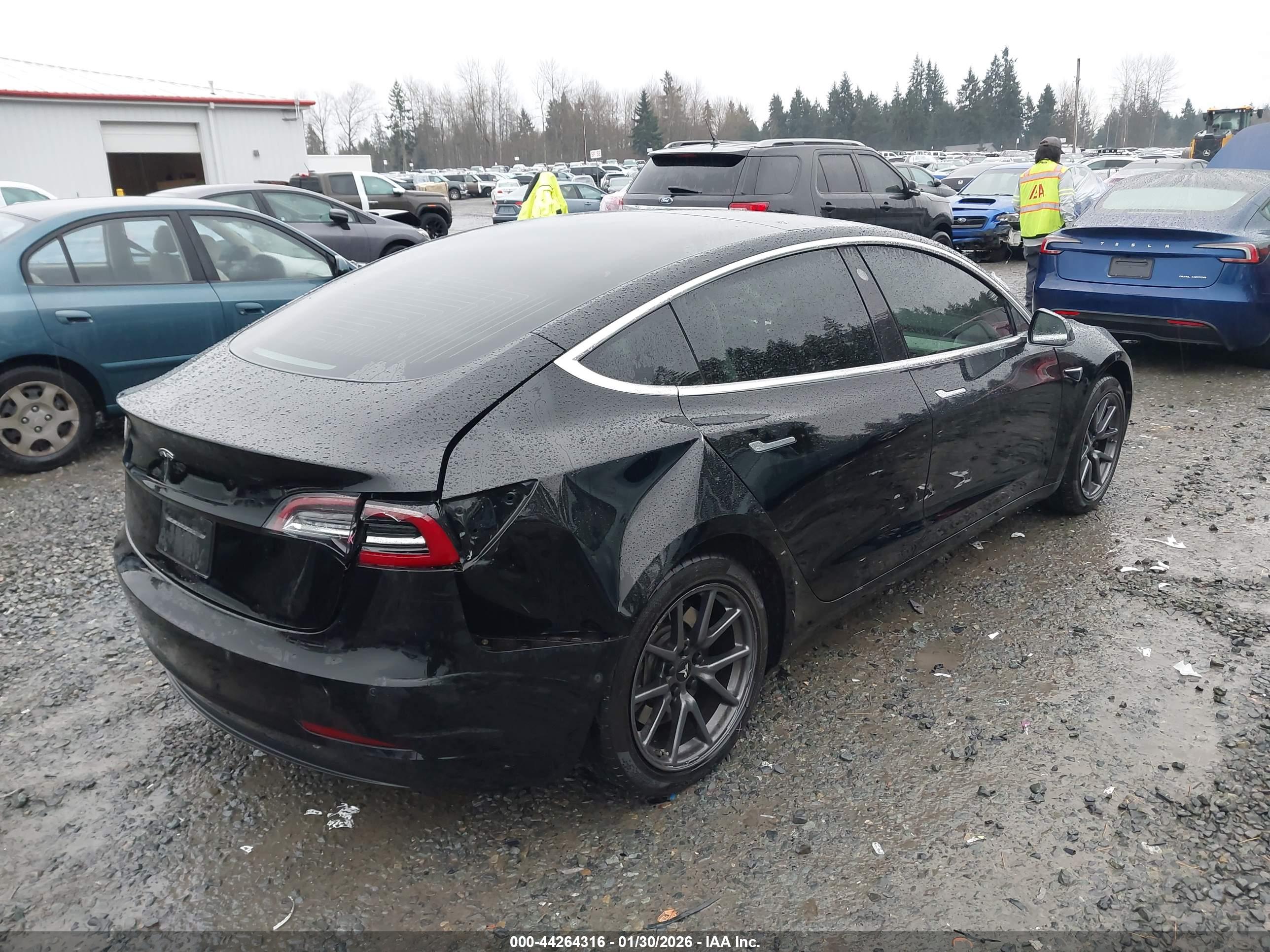 TESLA MODEL image 4