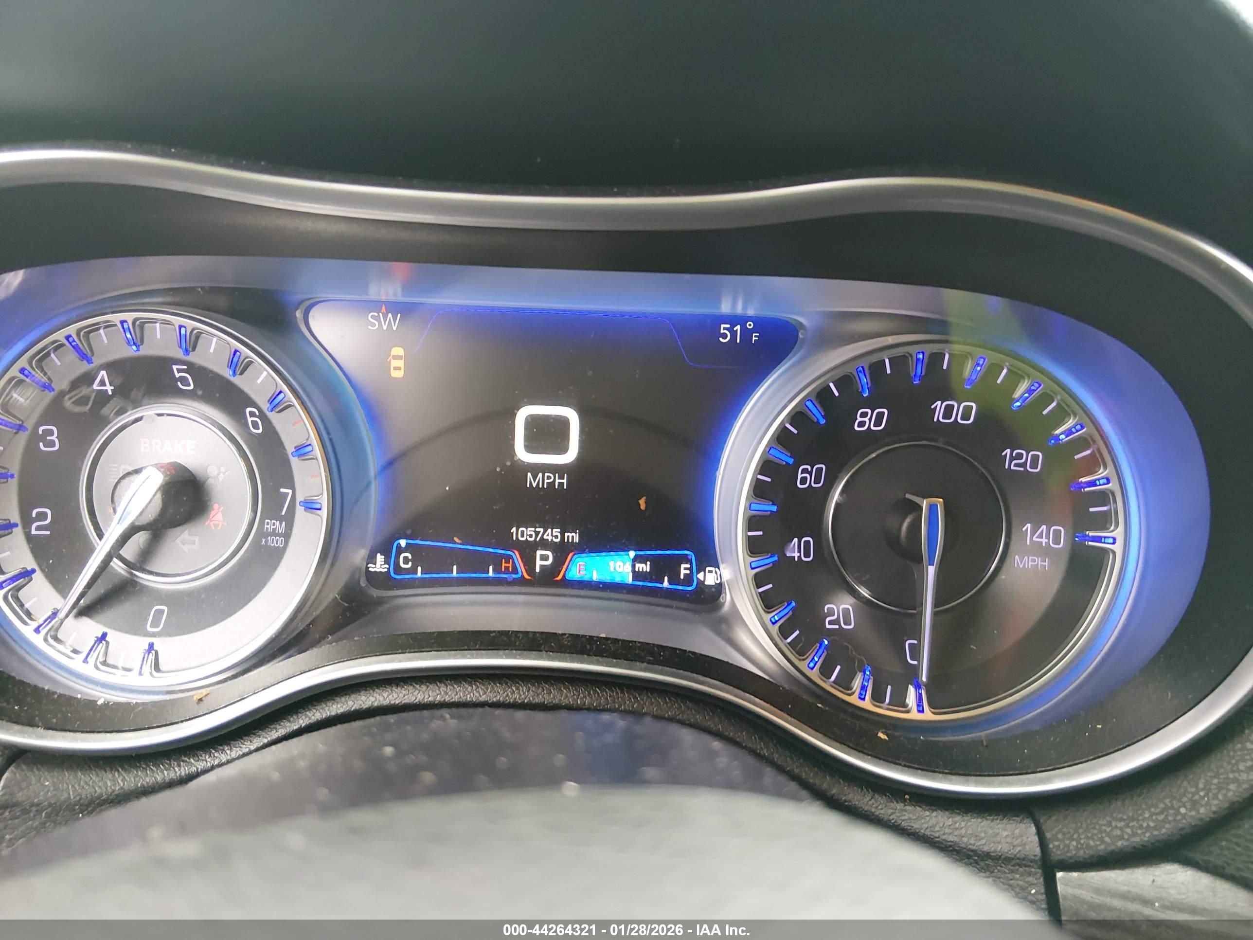 CHRYSLER 300 image 7