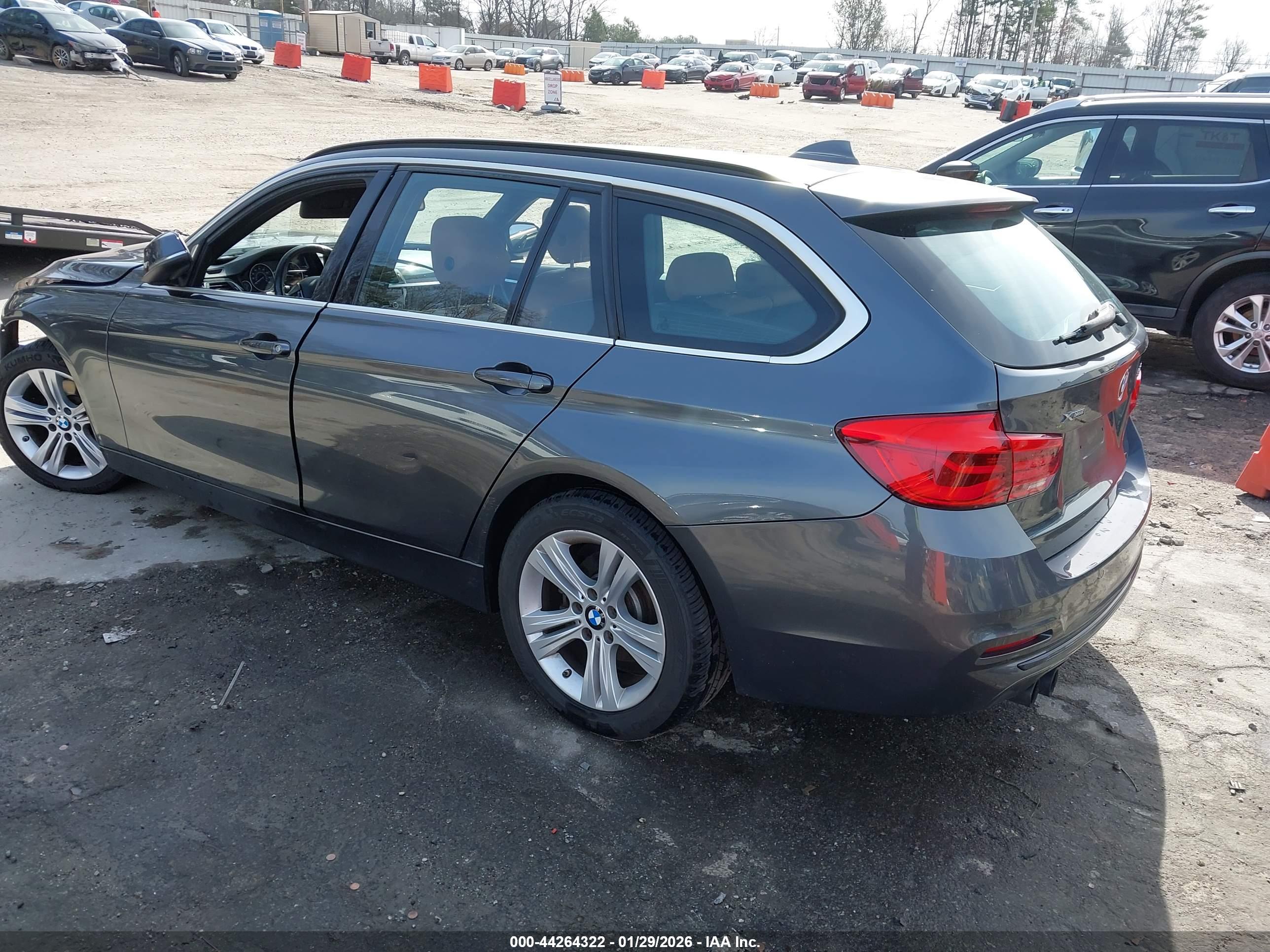 BMW 330I image 3