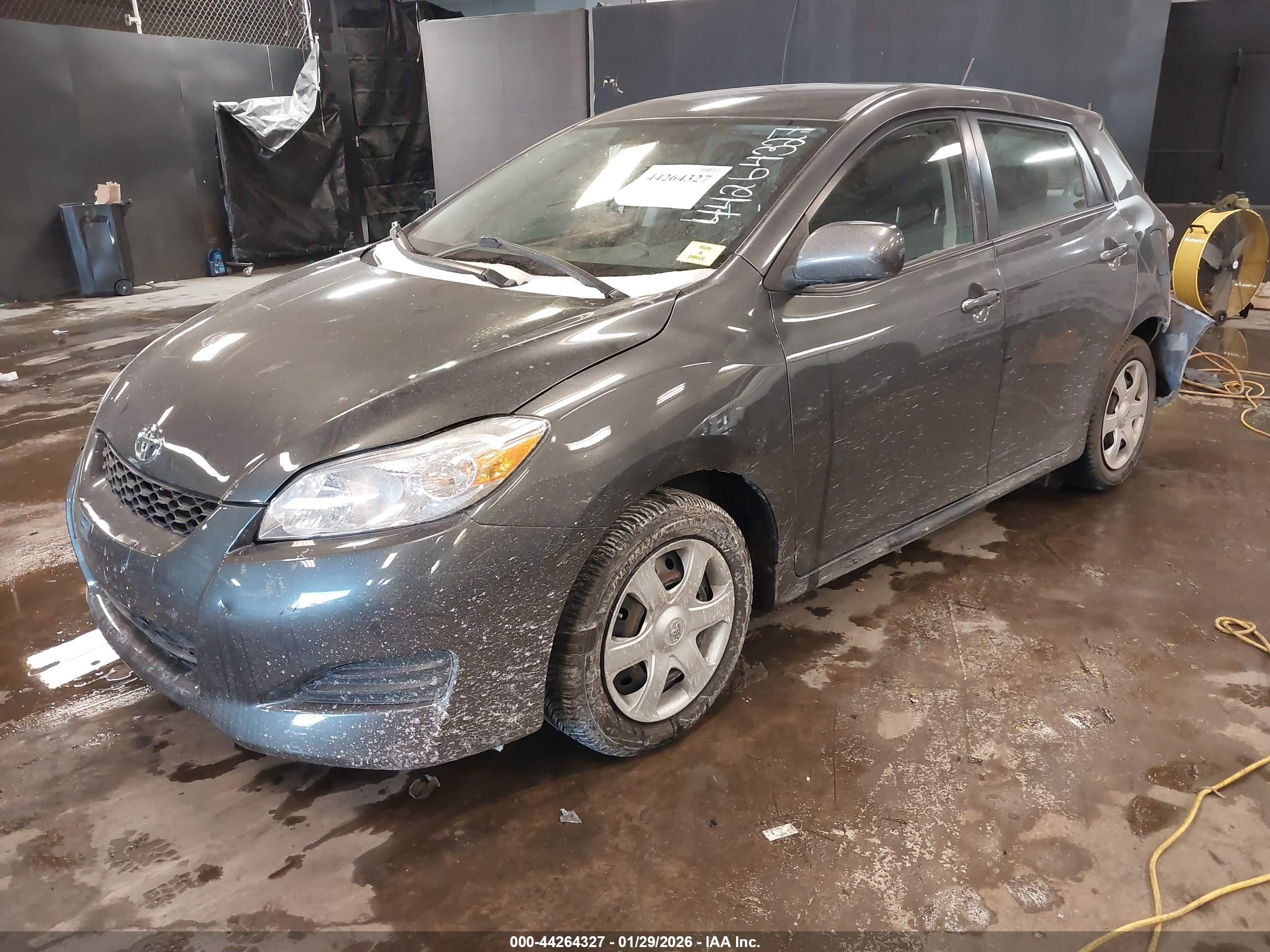 TOYOTA MATRIX image 2