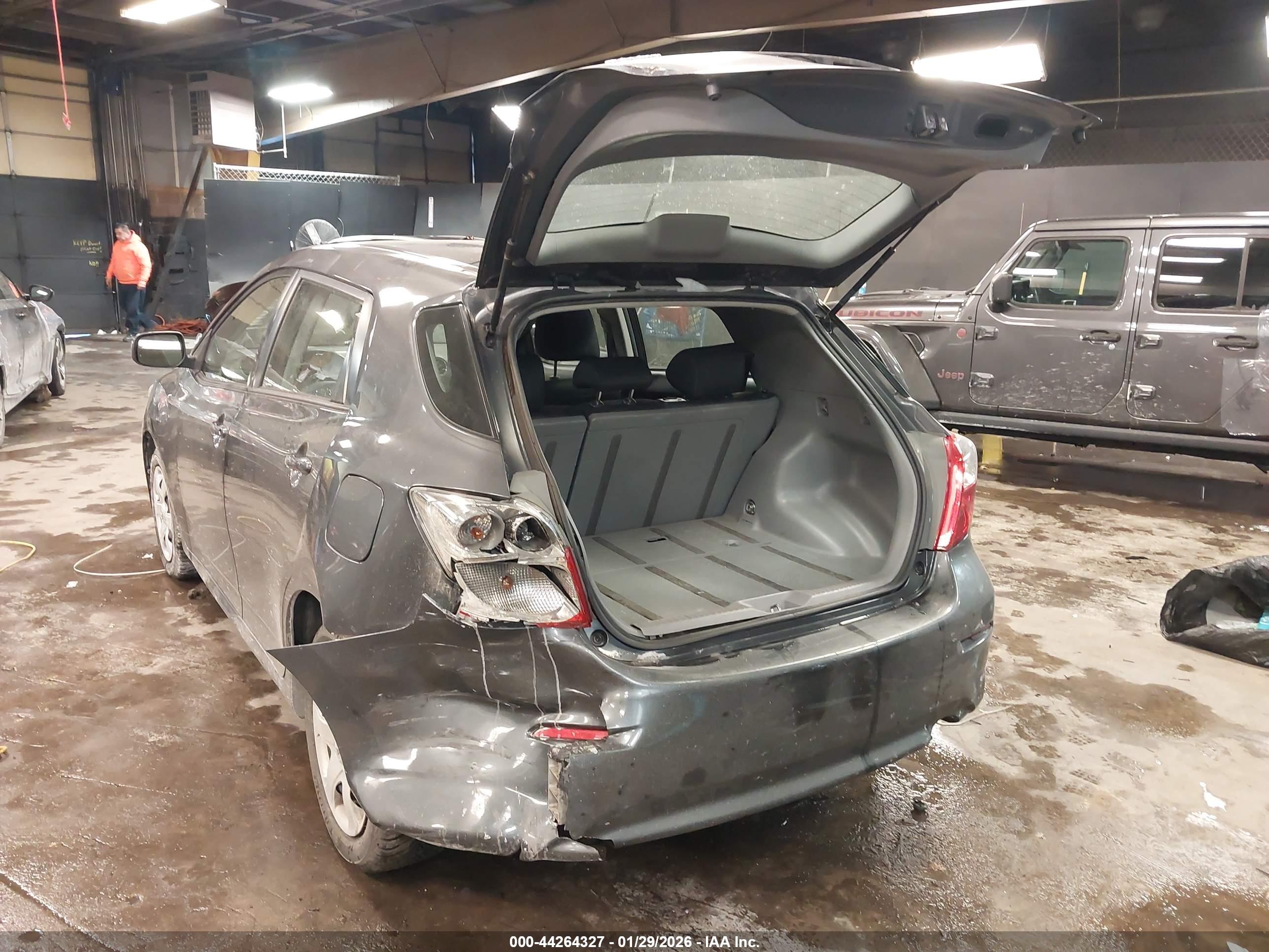 TOYOTA MATRIX image 3