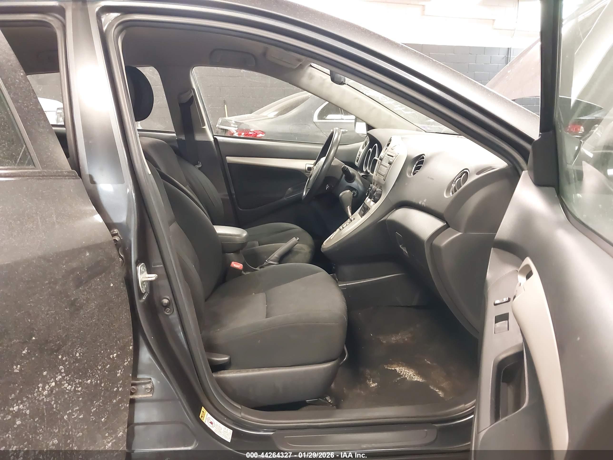 TOYOTA MATRIX image 5