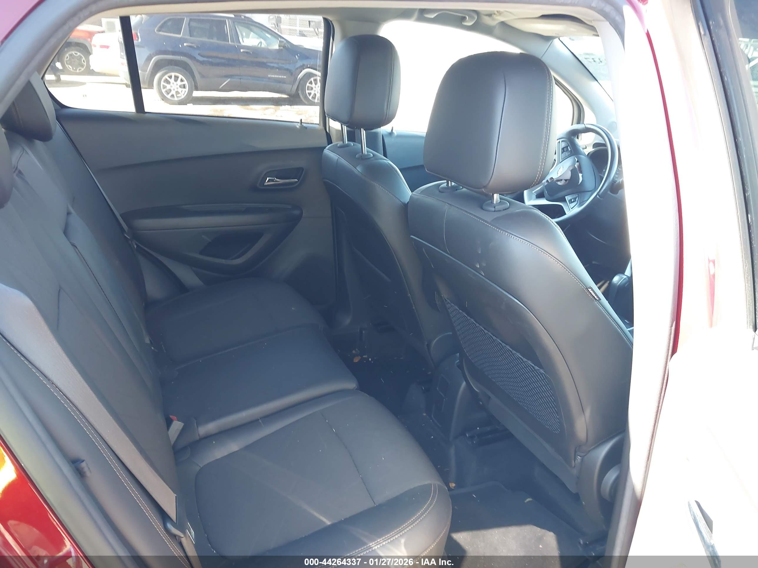 CHEVROLET TRAX image 8