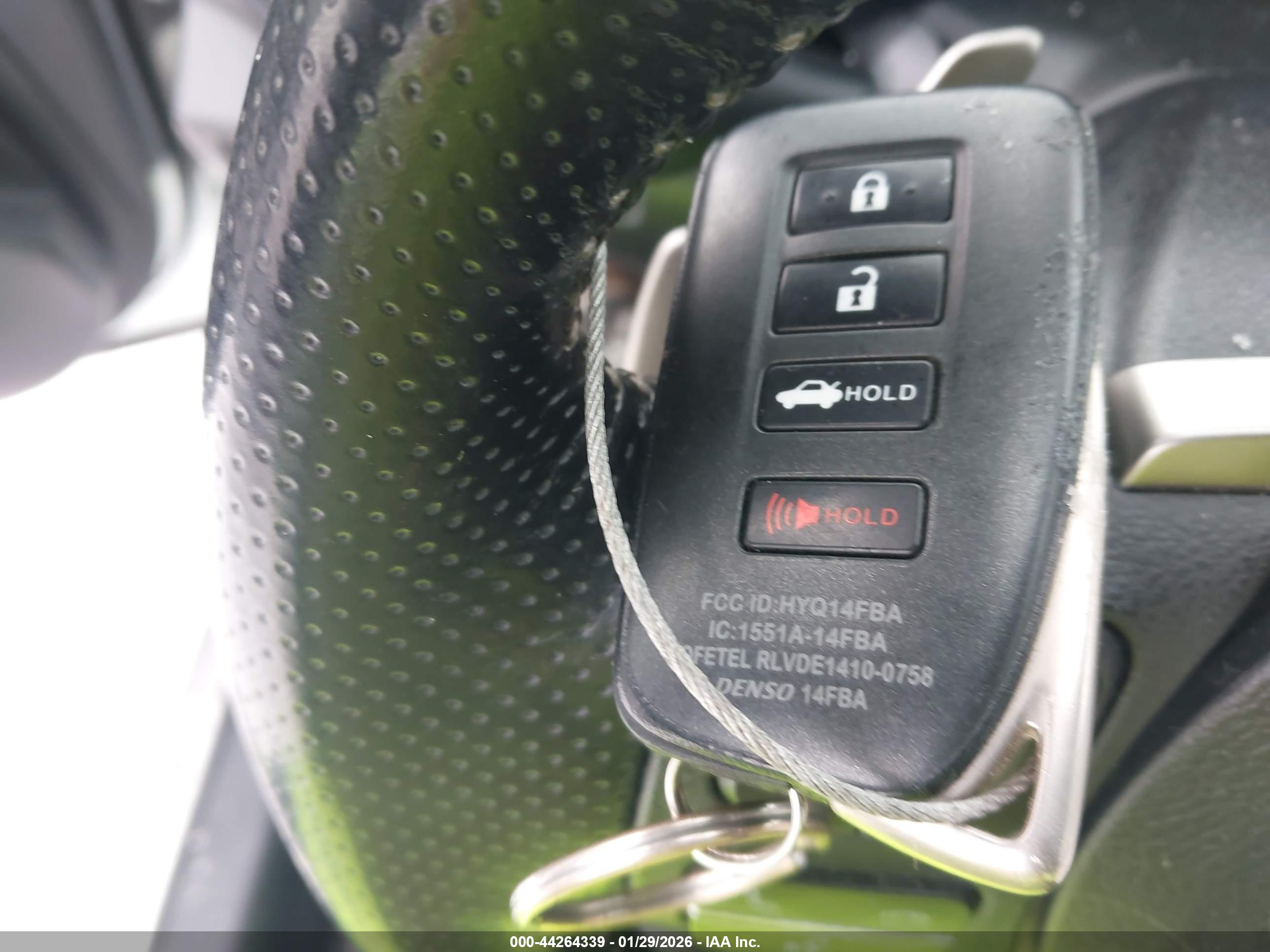 LEXUS IS image 11