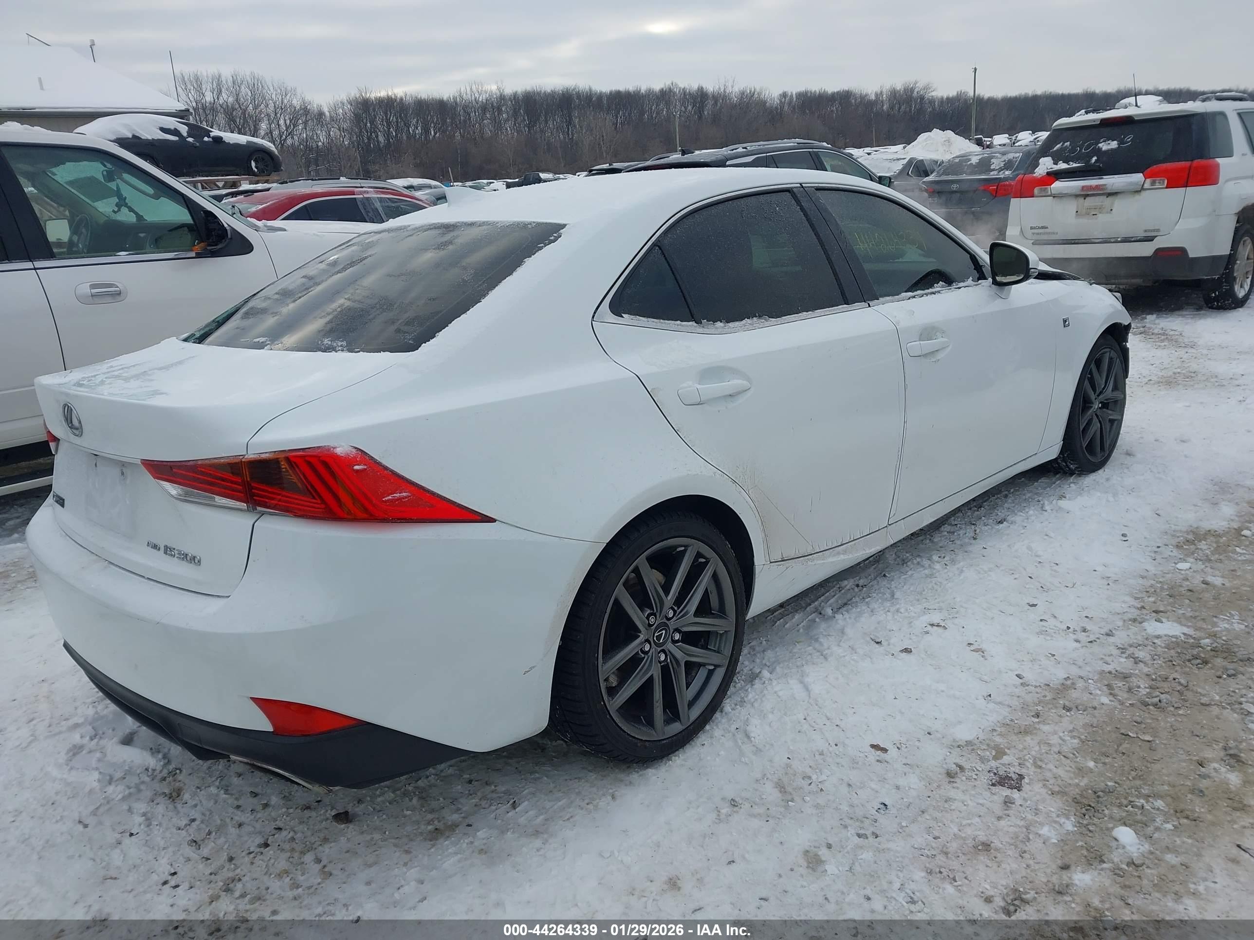 LEXUS IS image 4