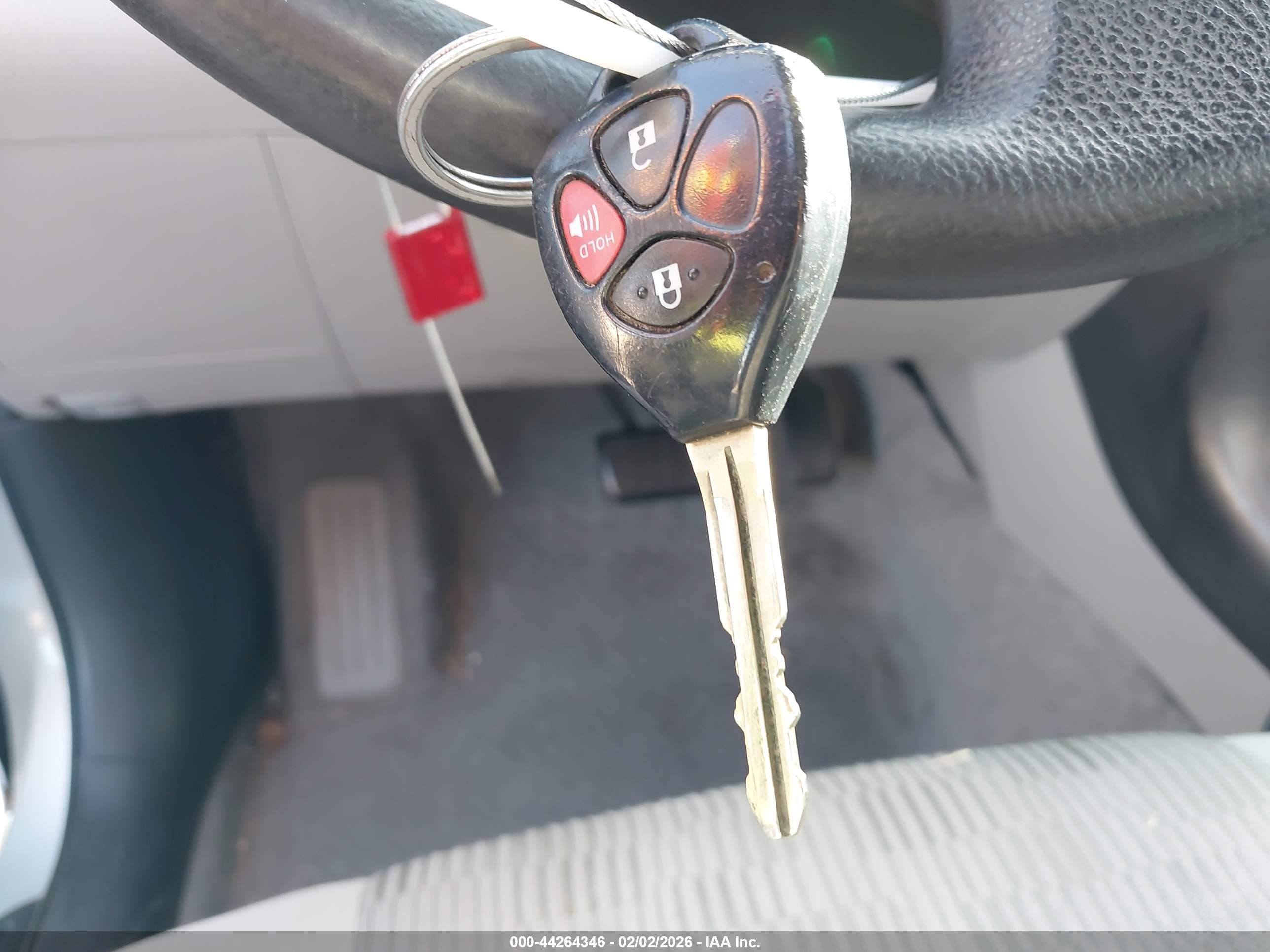 TOYOTA RAV4 image 11